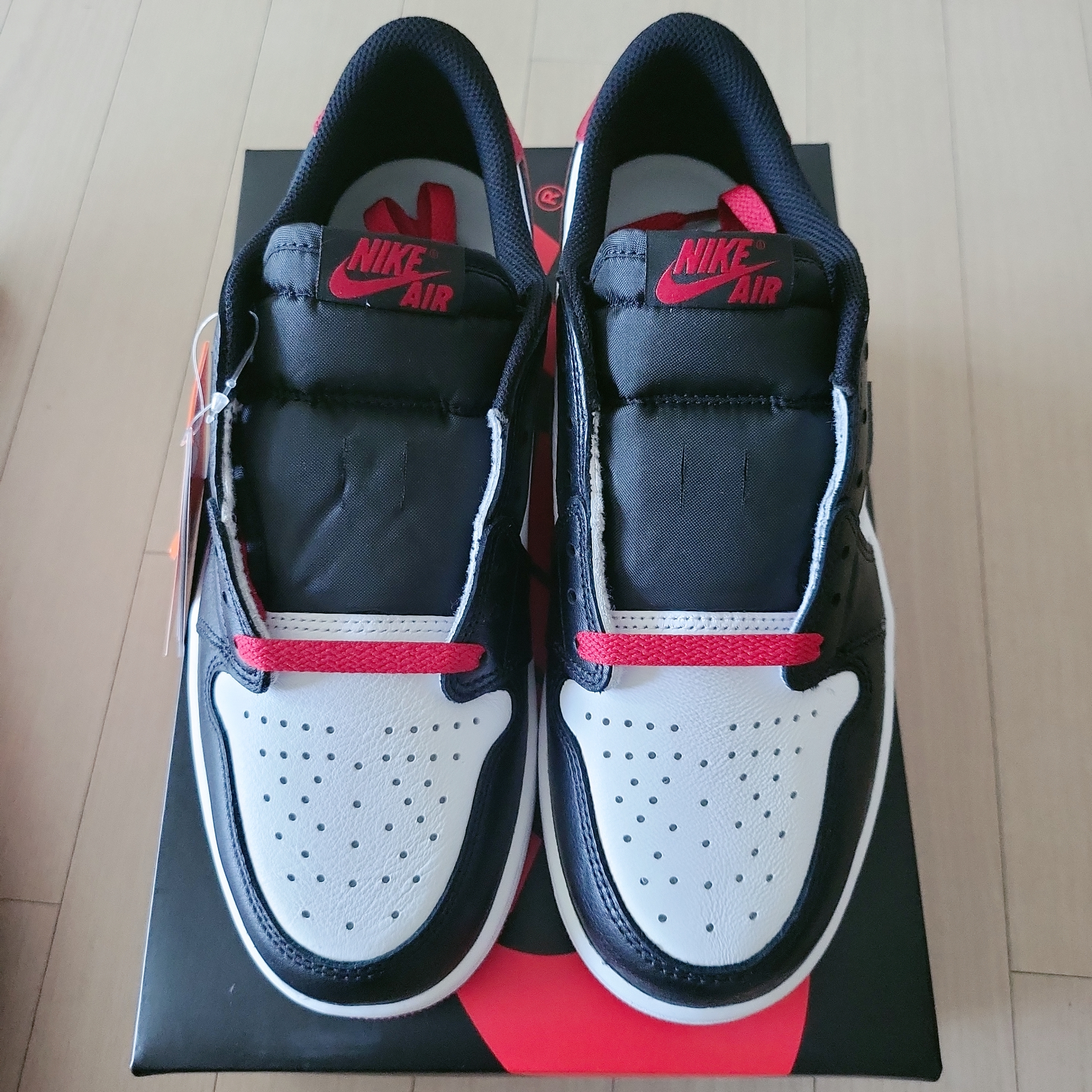 Jordan 1 Retro Low OG Black Toe 착용 스타일 - 3