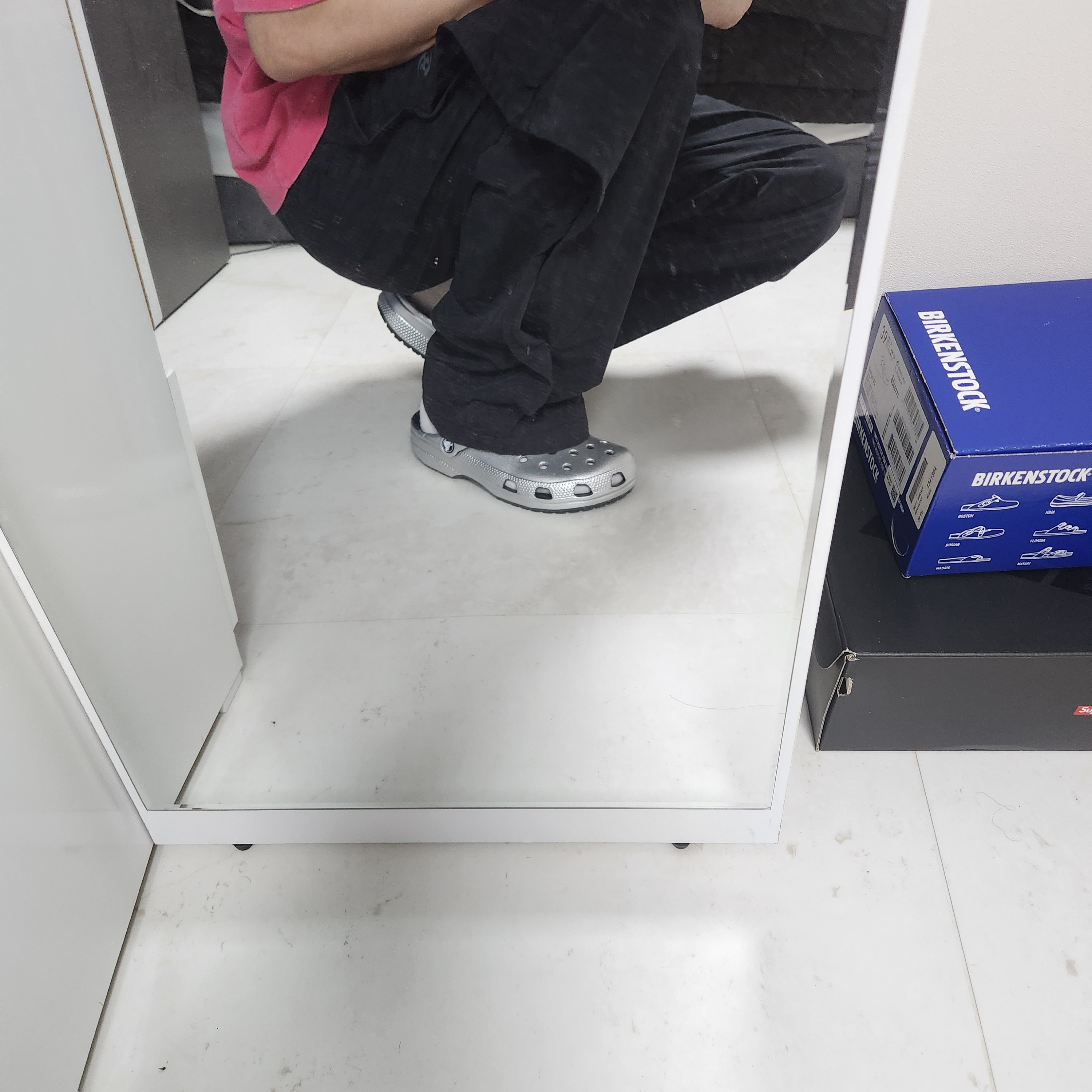 Crocs Classic Metallic Clog Silver 착용 스타일