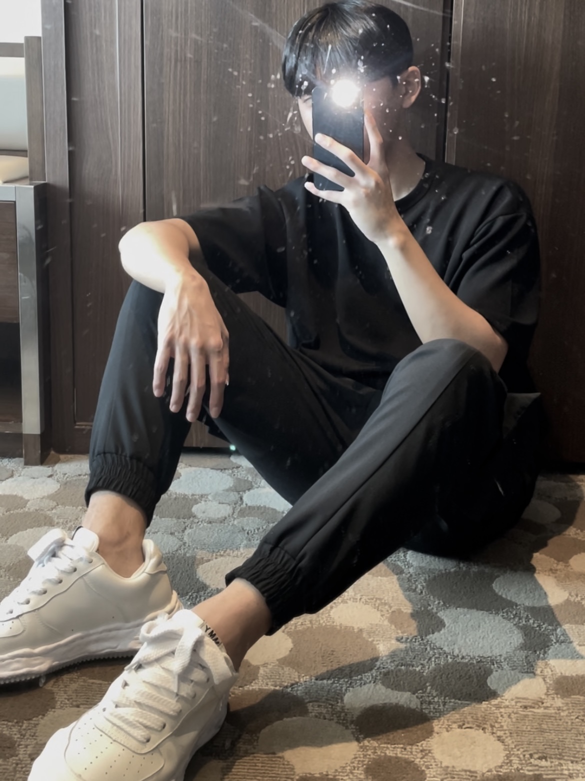 Juun.J Wool Blended Cargo Jogger Pants Black - 22SS, Maison Mihara Yasuhiro Wayne OG Sole Leather Low-top Sneakers White 착용 스타일 - 1