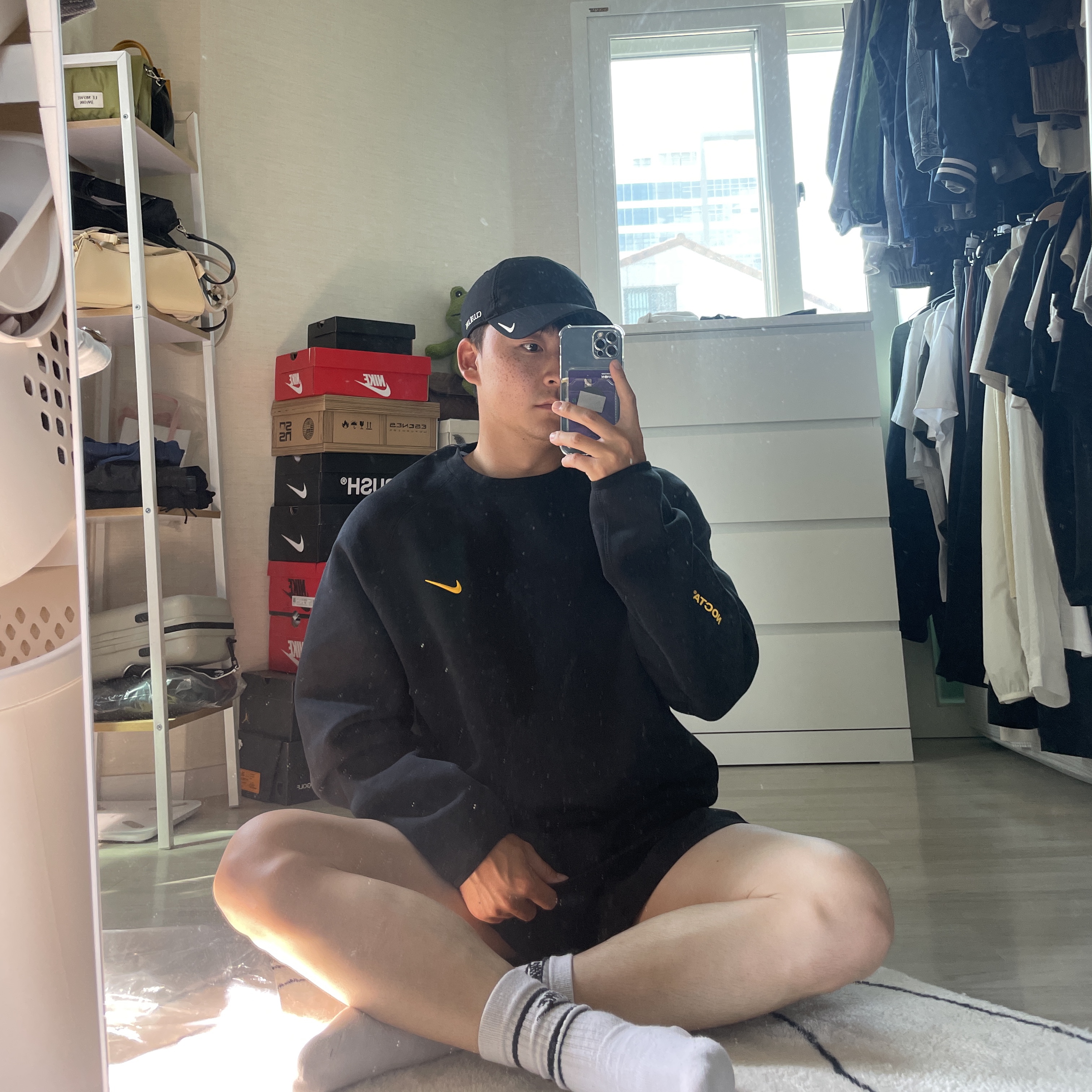 Nike x Drake Nocta Tech Fleece Crew Black (FD8457-010), Nike x Drake Nocta Golf Cap Black 착용 스타일 - 1