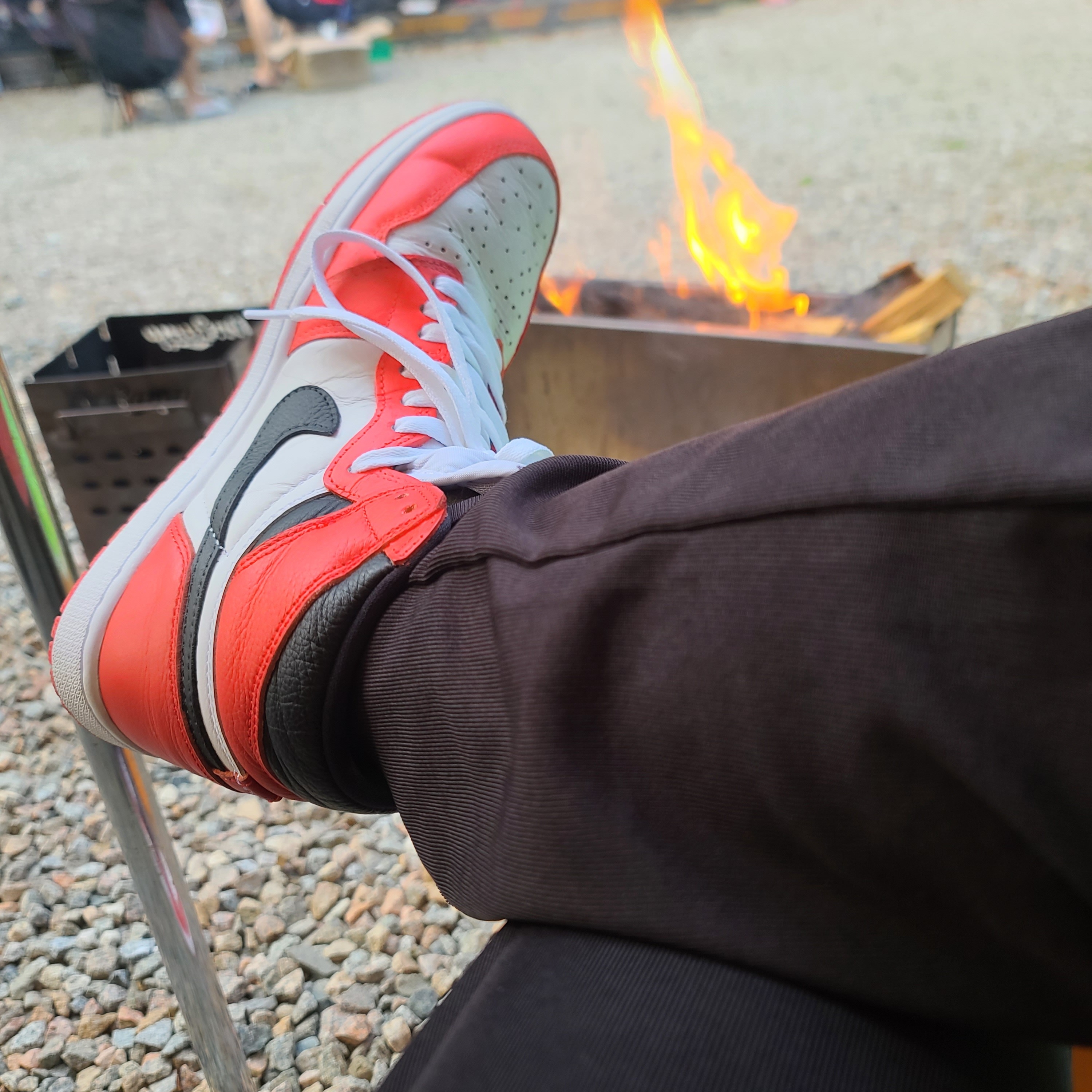 Jordan 1 Retro High OG Heritage, Vans Classic Slip-On Checkerboard Desert Sun 착용 스타일 - 1