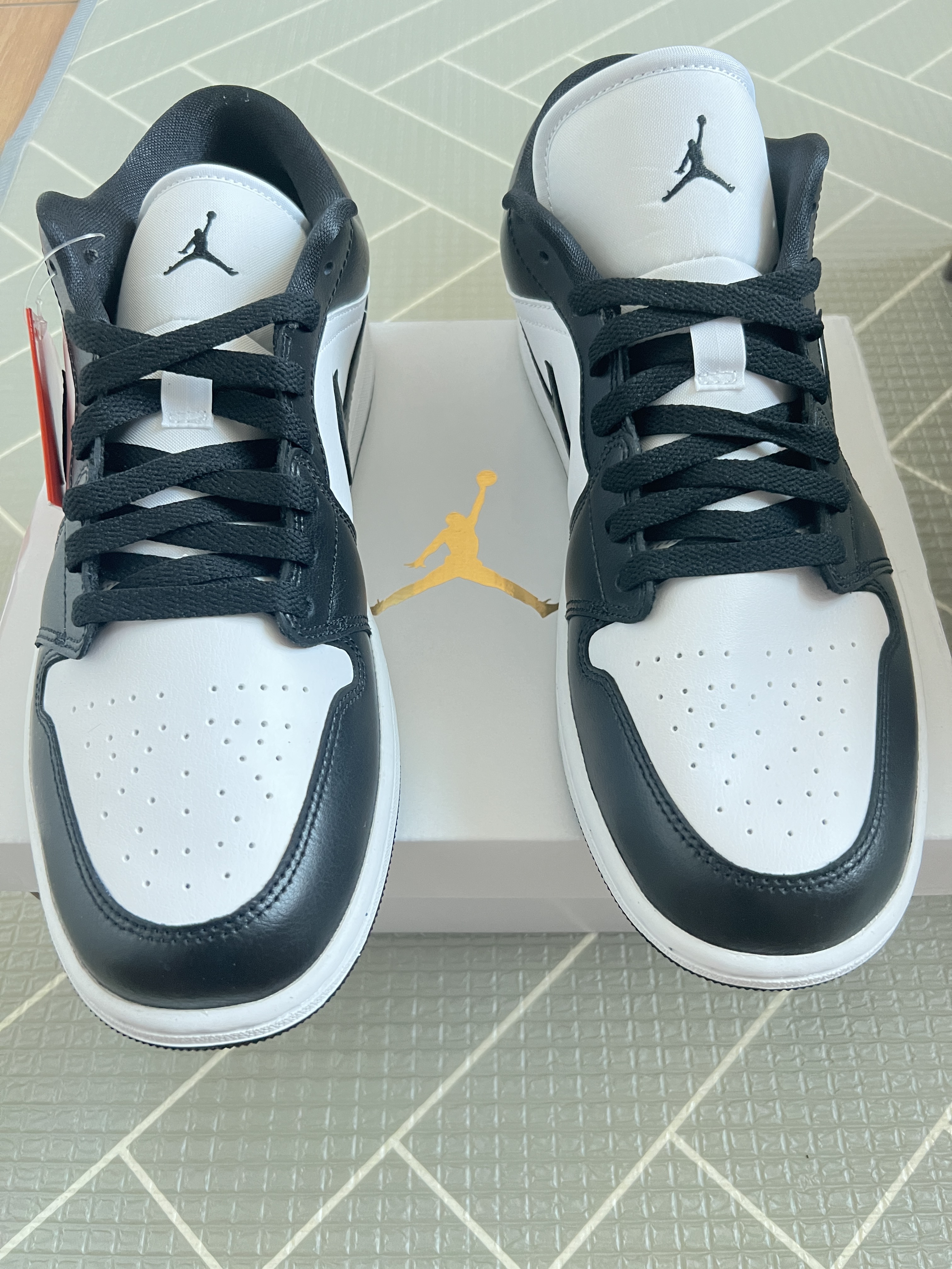 (W) Jordan 1 Low Black and White 착용 스타일 - 1