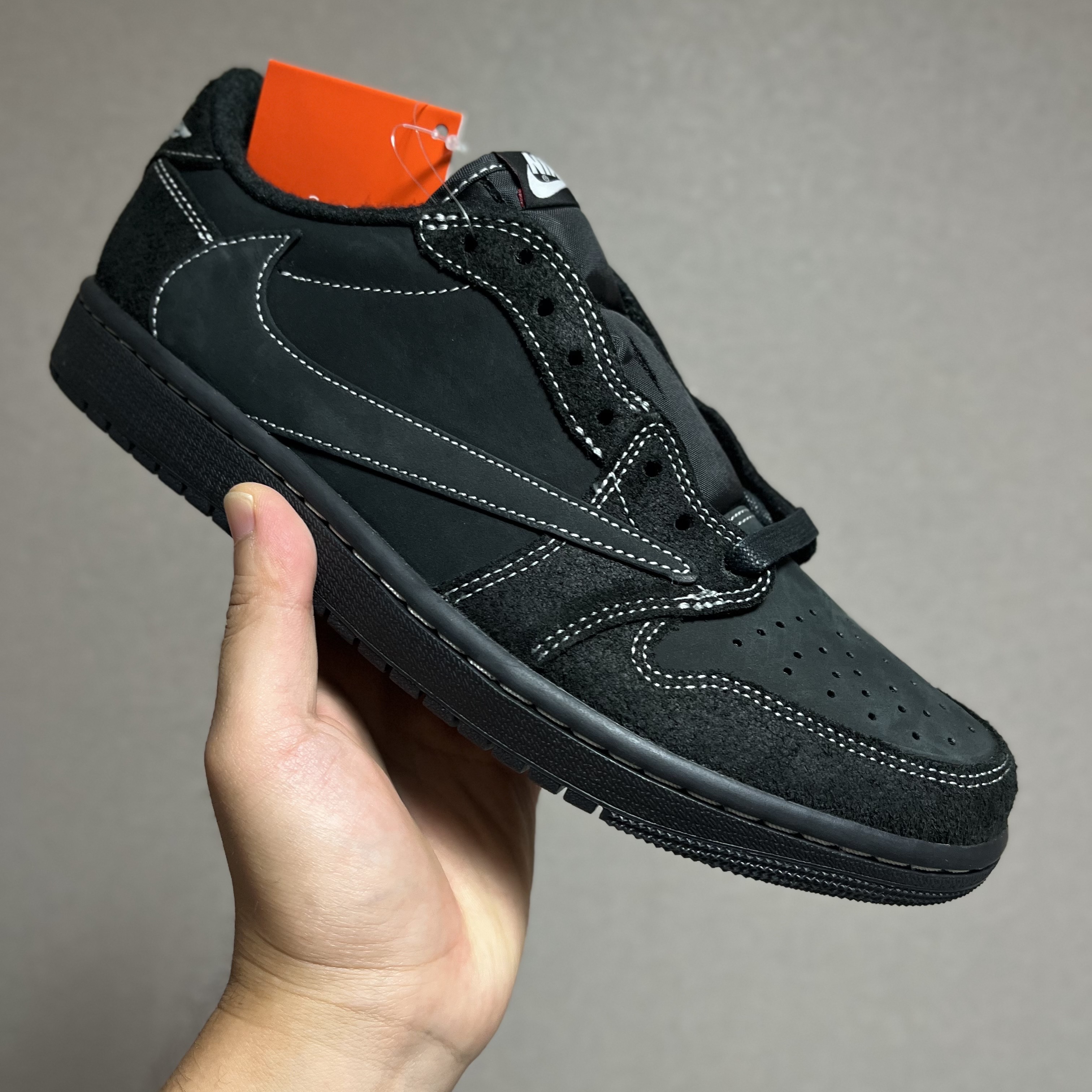 Jordan 1 x Travis Scott Retro Low OG SP Black Phantom 착용 스타일