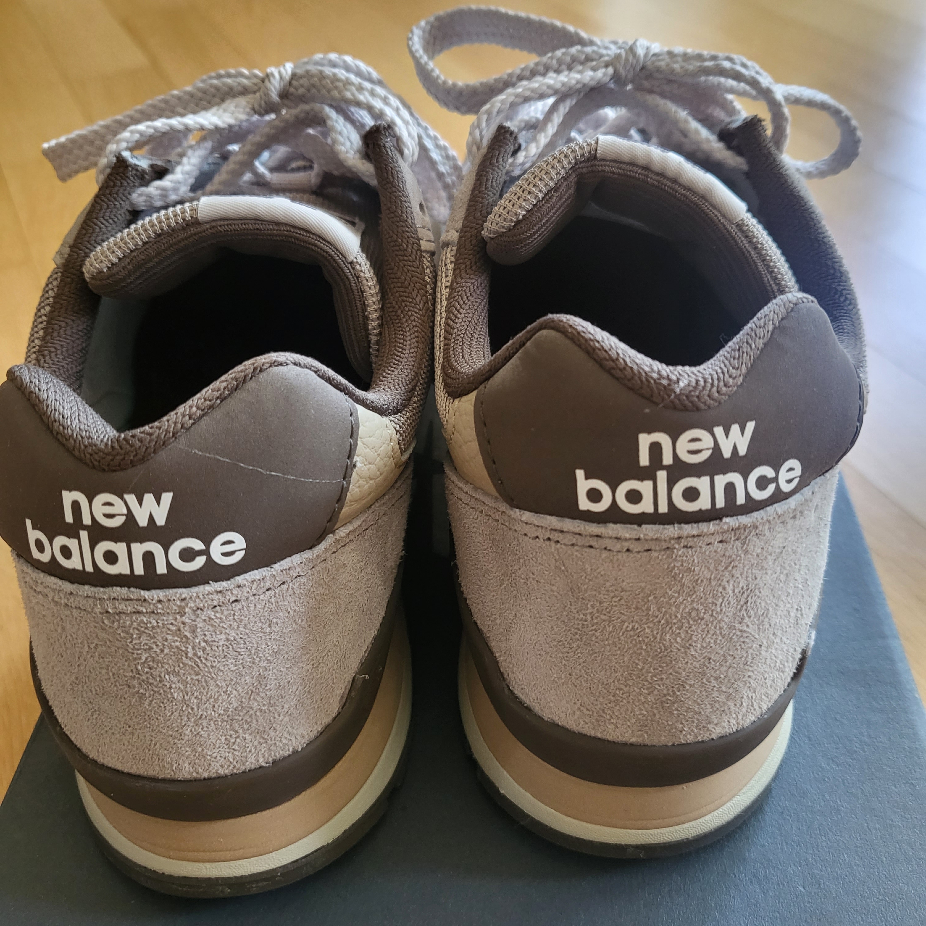 New Balance 996 Brown 착용 스타일 - 4