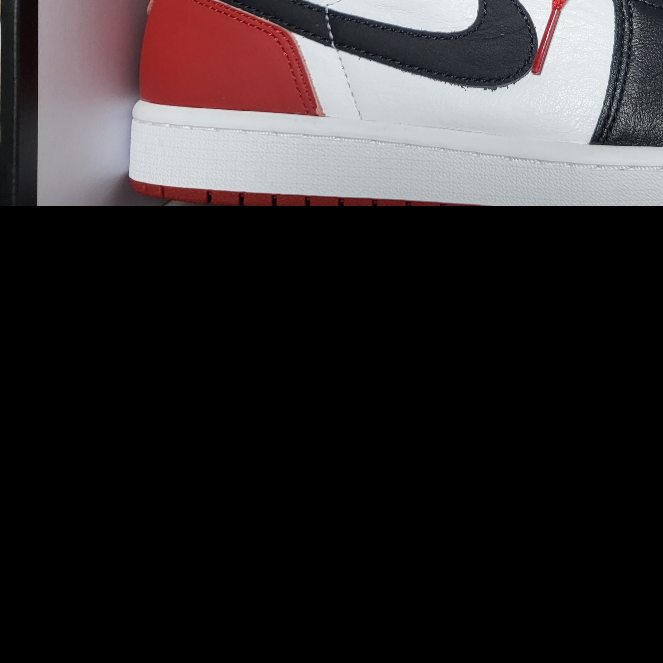Jordan 1 Retro Low OG Black Toe 착용 스타일 - 2