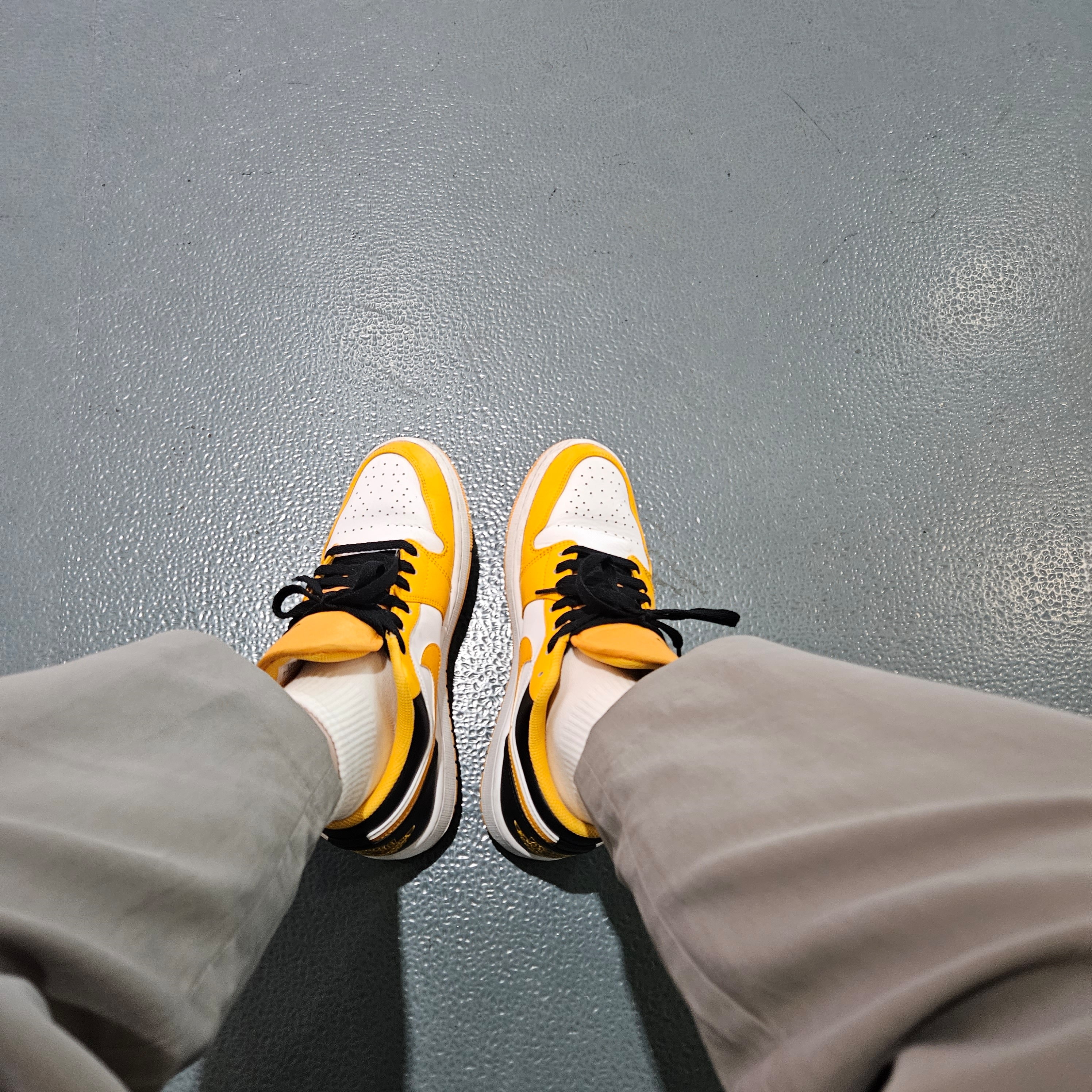Jordan 1 Low Taxi 착용 스타일