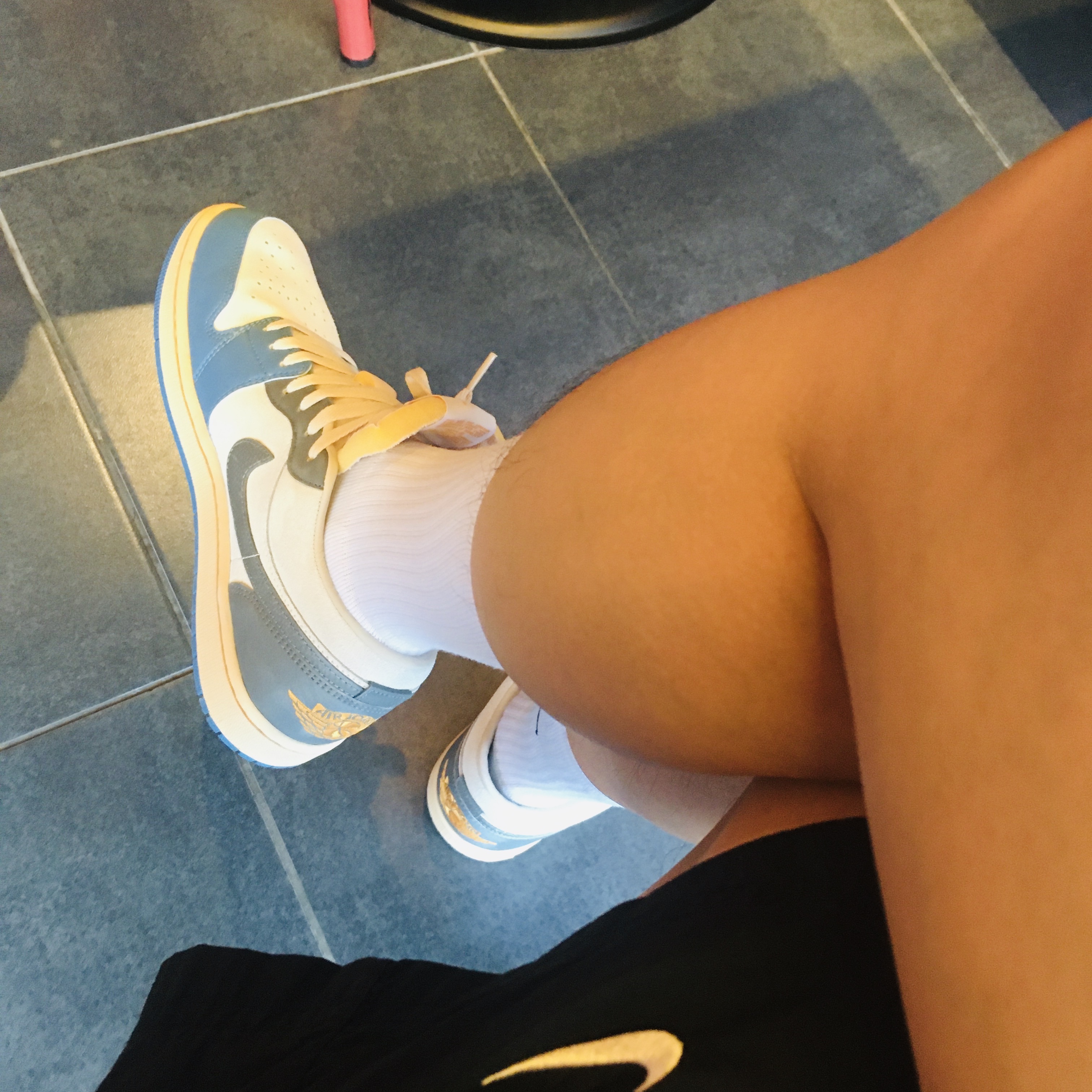 Jordan 1 Low SE Tokyo 96 착용 스타일 - 1