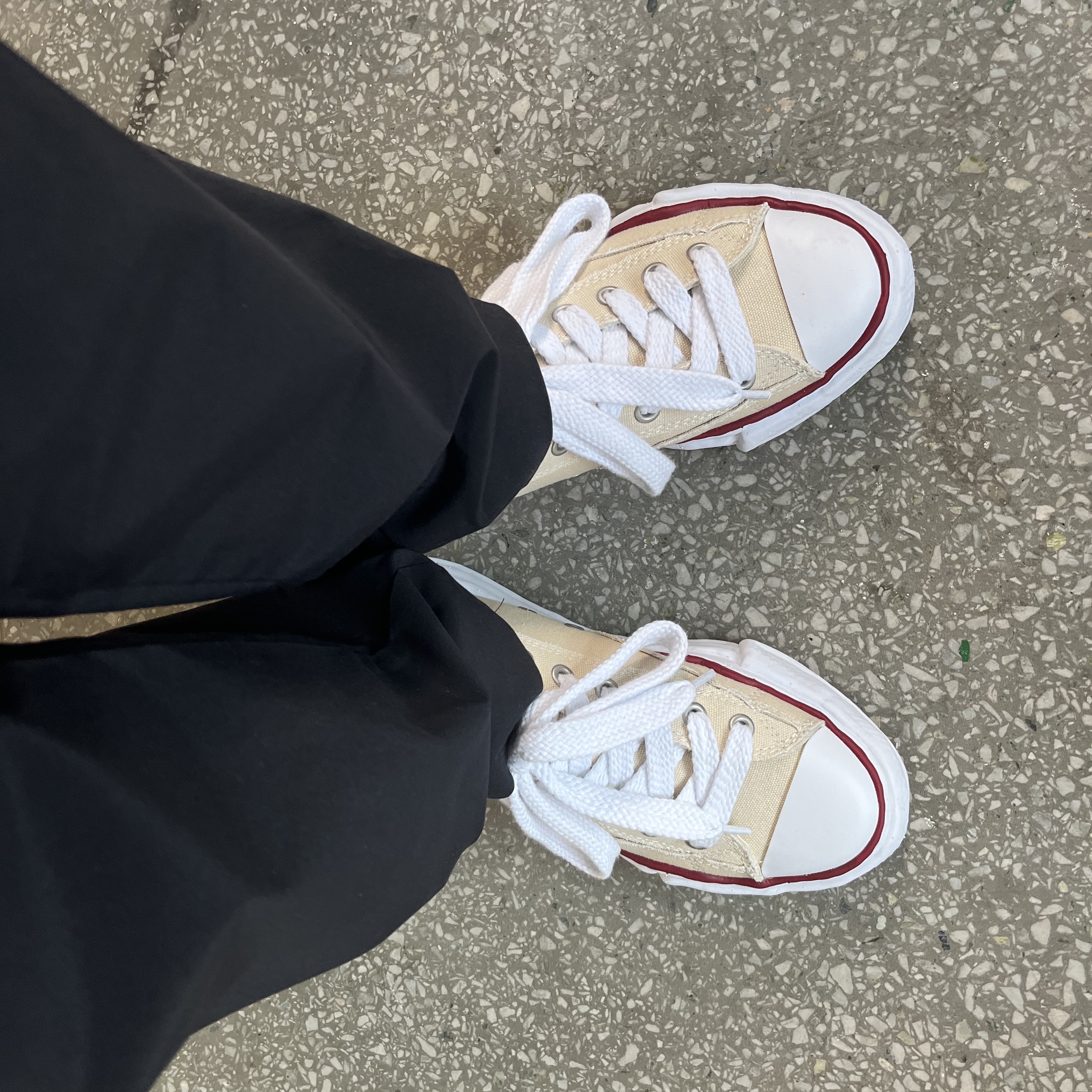 Maison Mihara Yasuhiro Peterson OG Sole Canvas Low-top Sneakers Natural 착용 스타일