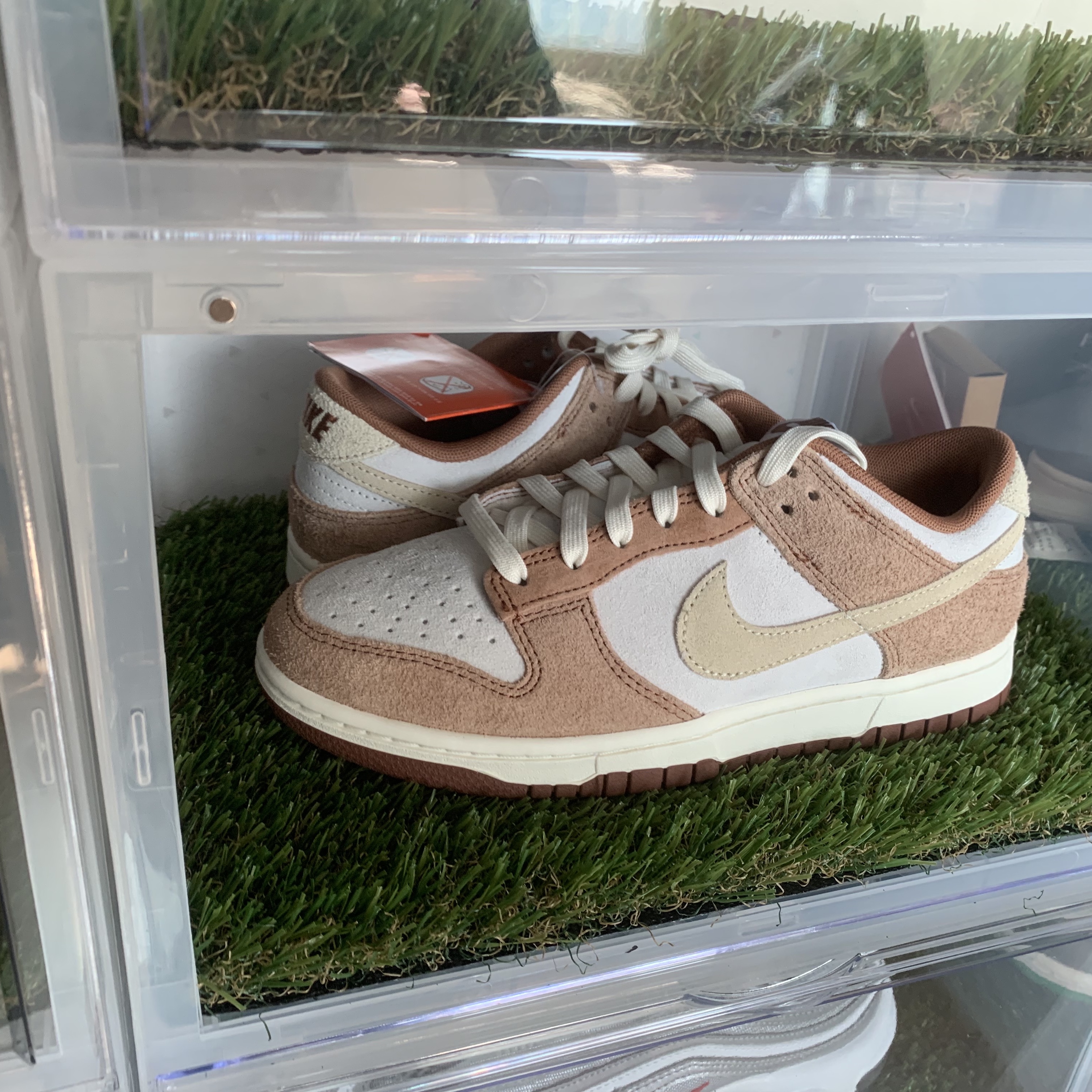 Nike Dunk Low Pro Premium Medium Curry 착용 스타일 - 1