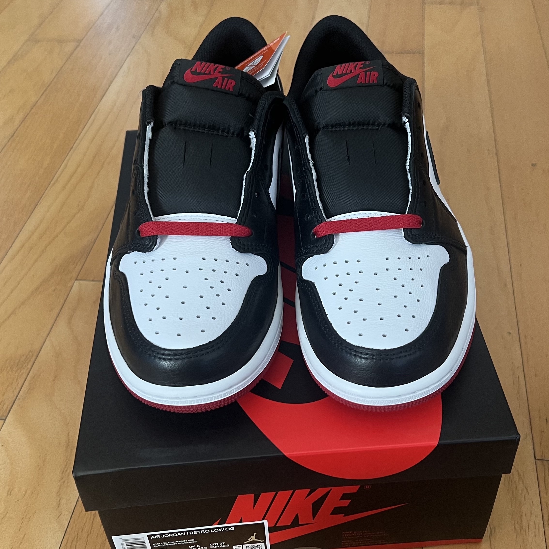 Jordan 1 Retro Low OG Black Toe 착용 스타일 - 3