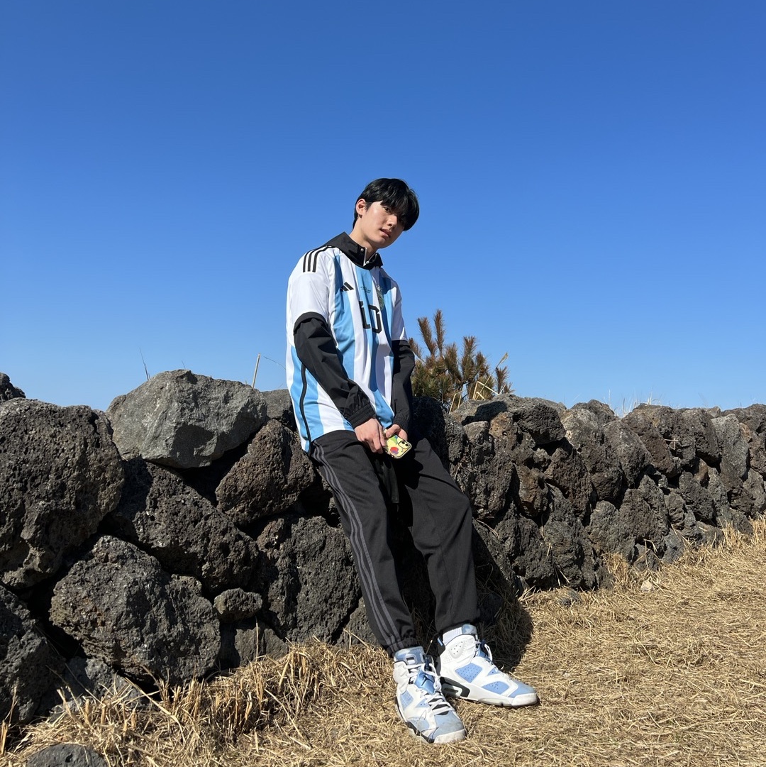 Jordan 6 Retro University Blue, Adidas Argentina Home Jersey 2022 White Light Blue - US Sizing (Non Marking Ver.) 착용 스타일