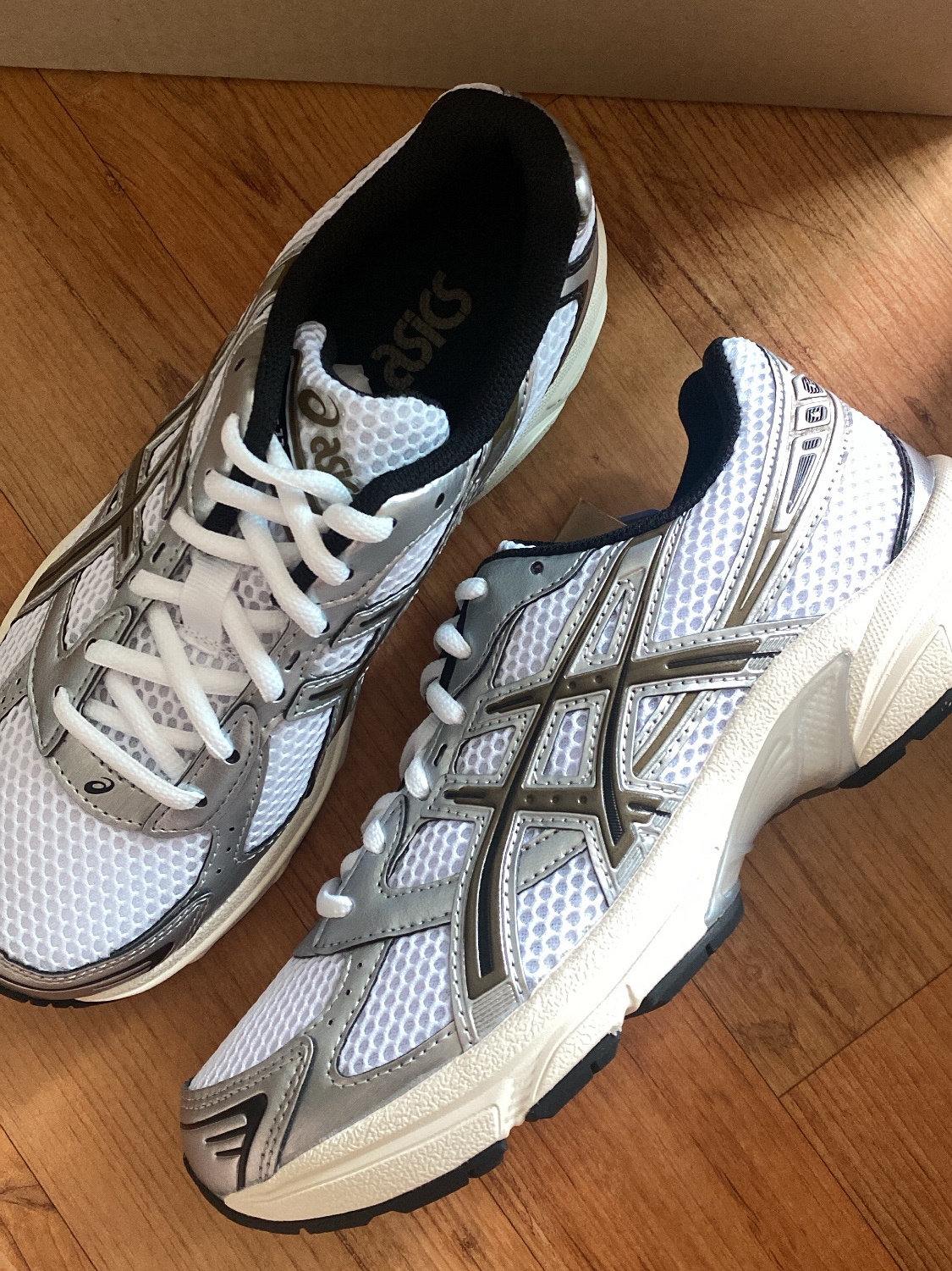 Asics Gel-1130 White Clay Canyon 착용 스타일 - 2