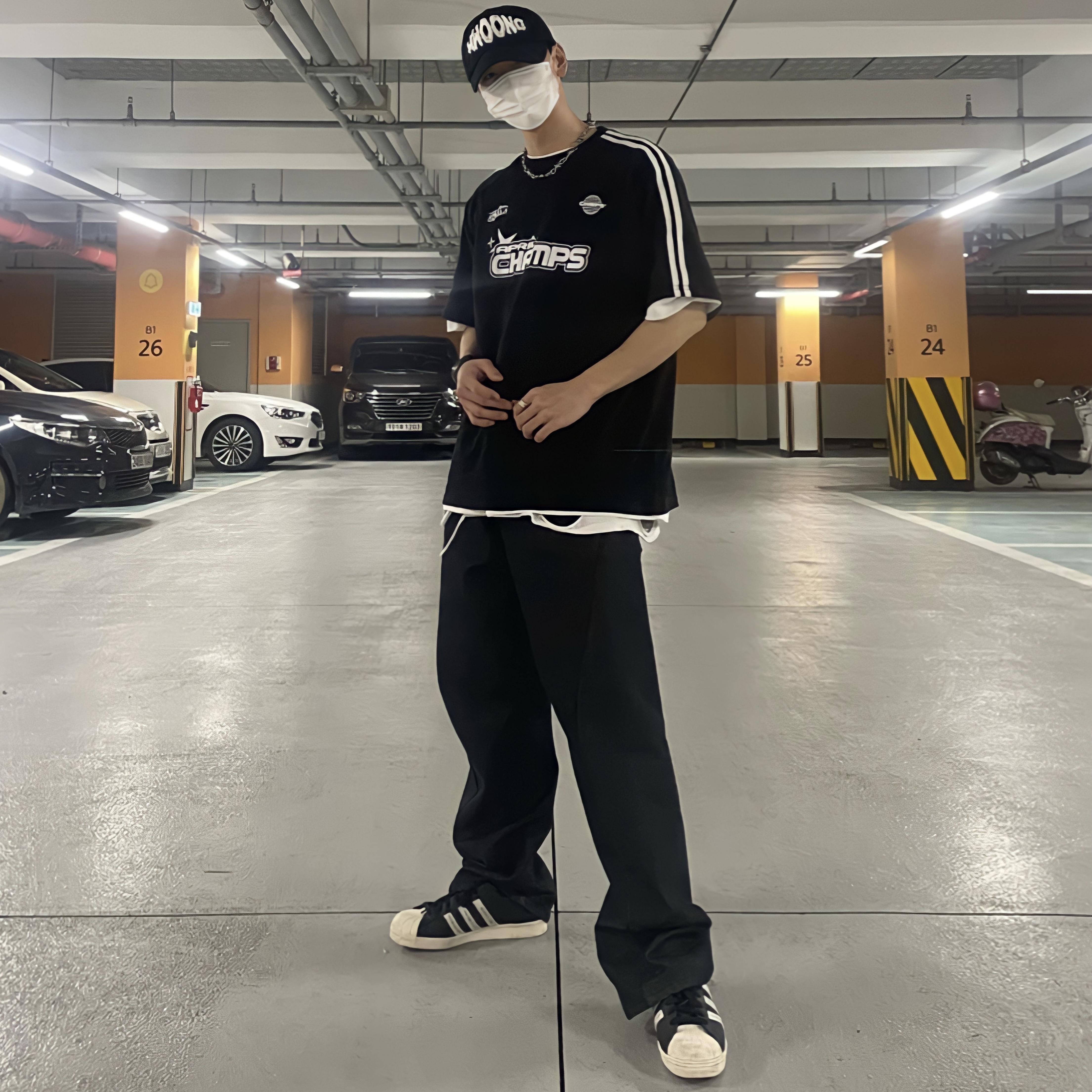 Adidas x Human Made Superstar Black White 착용 스타일 - 4