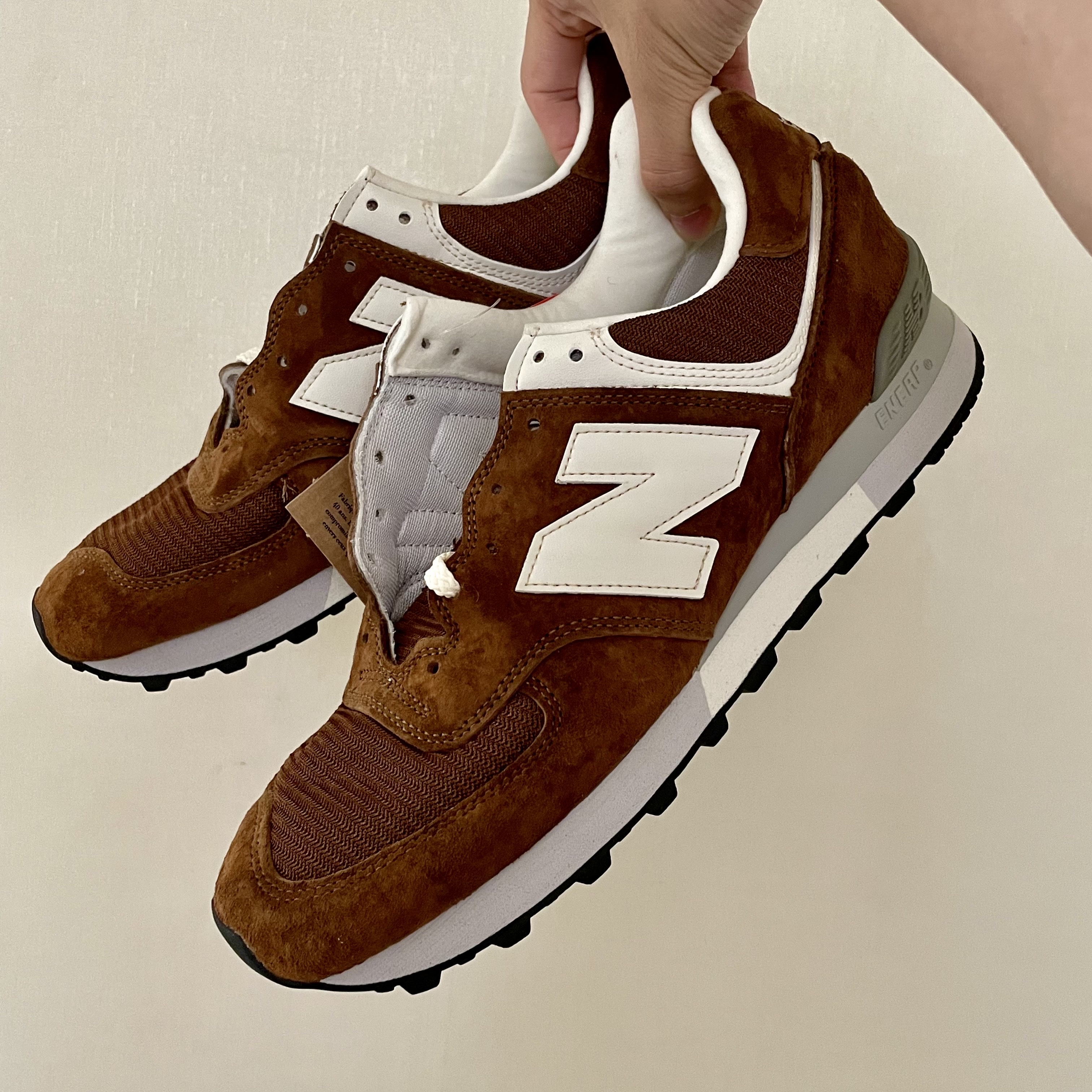 New Balance 576 Made in UK Monks Robe Coconut Milk 착용 스타일