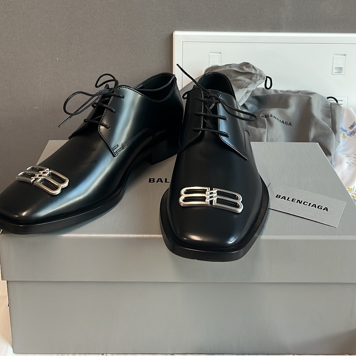 Balenciaga BB Icon Derby Shoes Black 착용 스타일