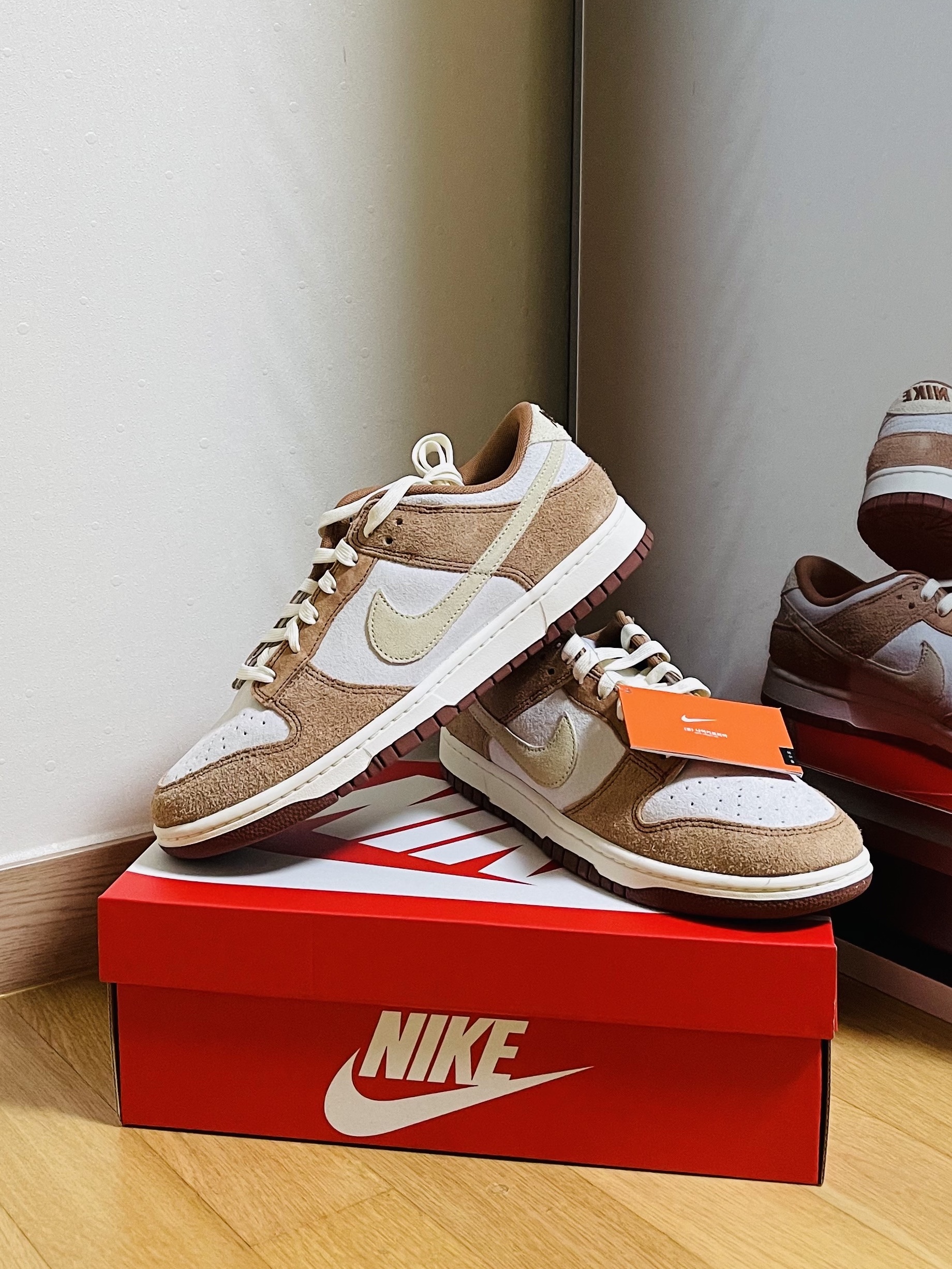 Nike Dunk Low Pro Premium Medium Curry 착용 스타일