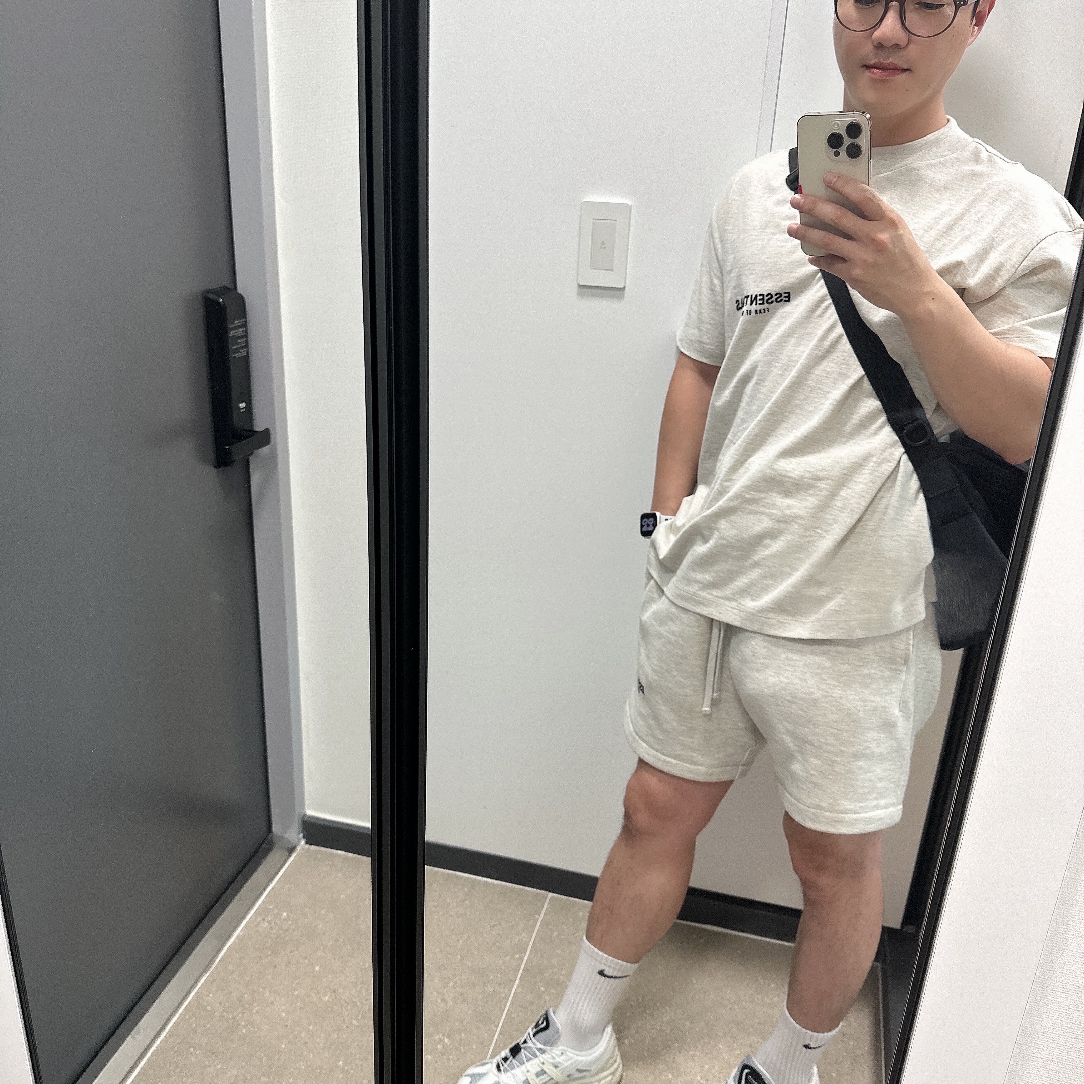 (W) Asics x Matin Kim Gel-Sonoma 15-50 Glacier Grey White, Essentials The Core Collection T-Shirt Light Oatmeal 착용 스타일 - 1