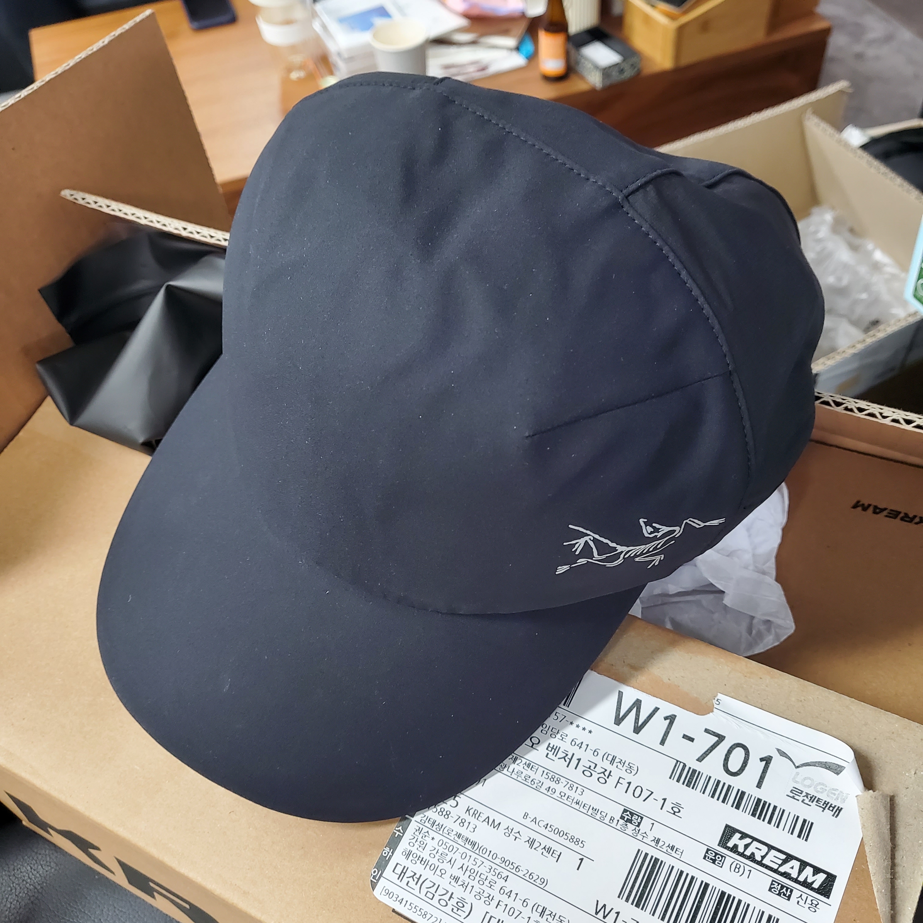 Arc'teryx Calvus Cap Black 착용 스타일