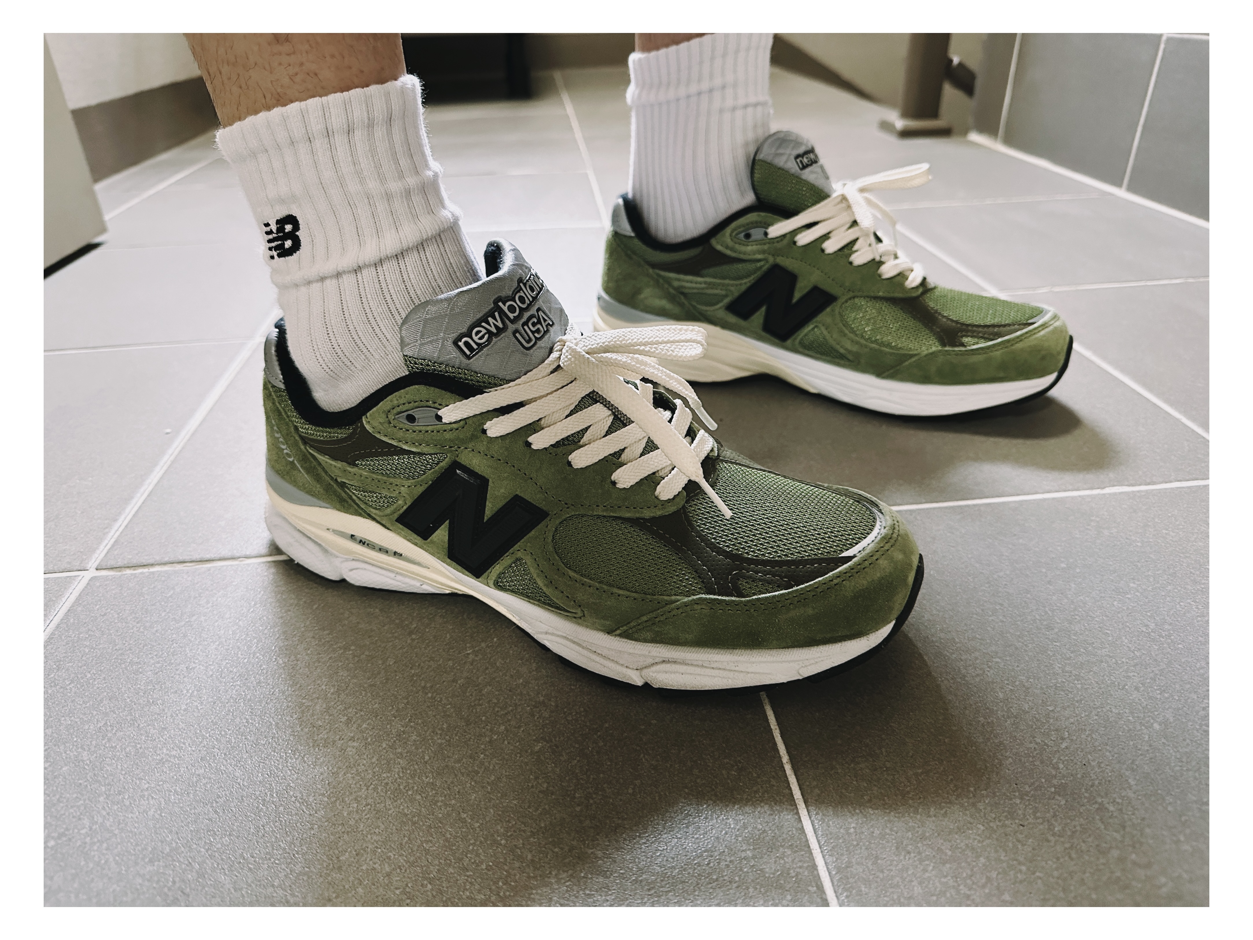 New Balance x JJJJound 990v3 Olive 착용 스타일 - 2