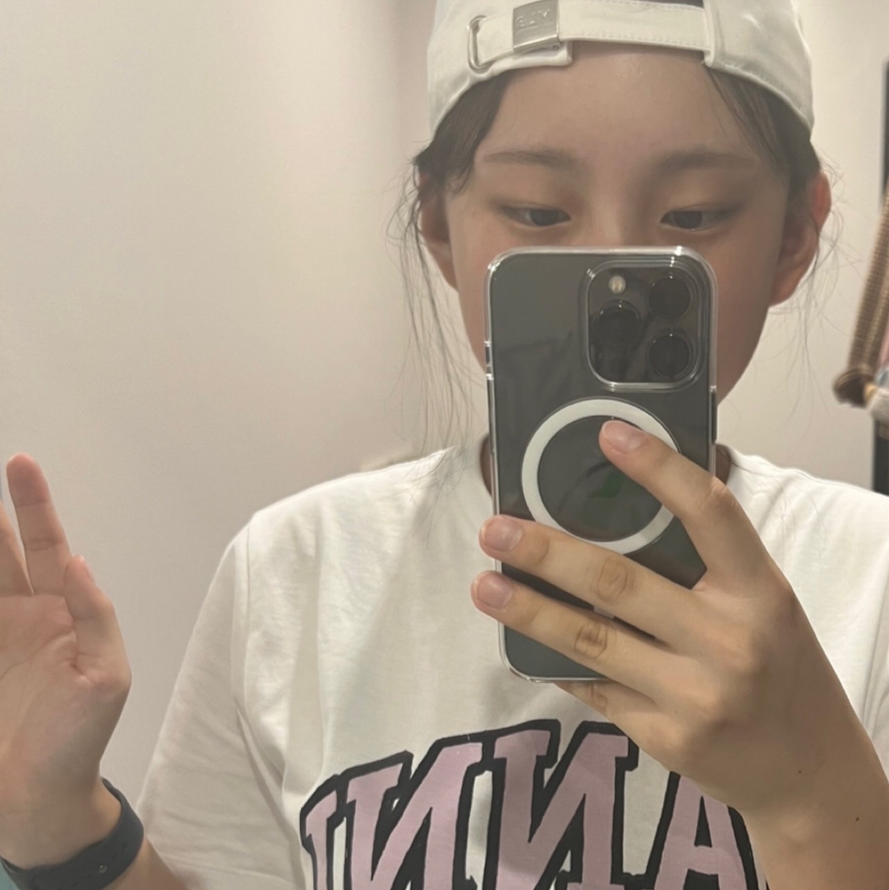 (W) Ganni University of Love T-Shirt Bright White 착용 스타일