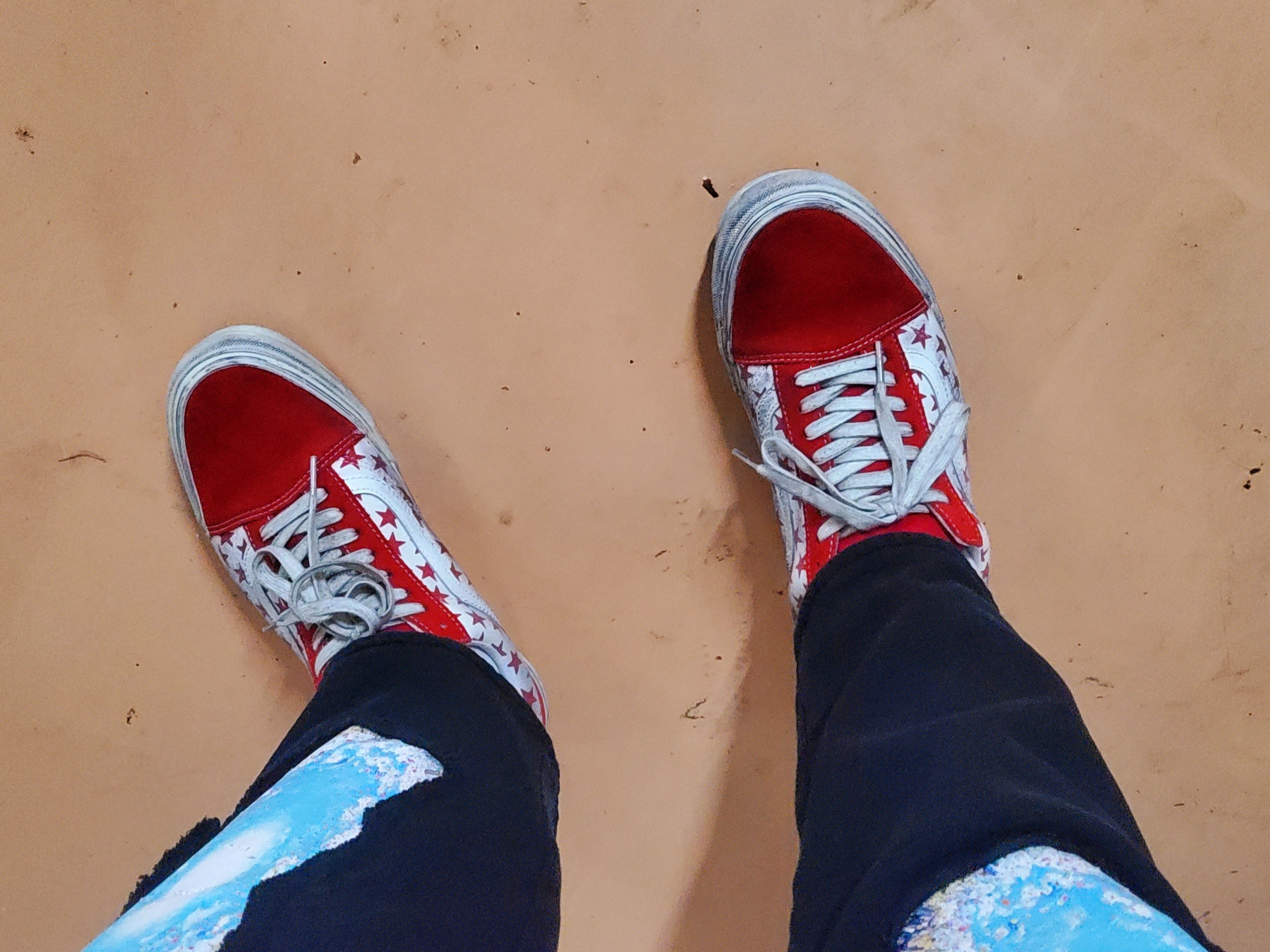 Vans Vault x Bianca Chandon Old Skool LX Stressed Red White 착용 스타일 - 3