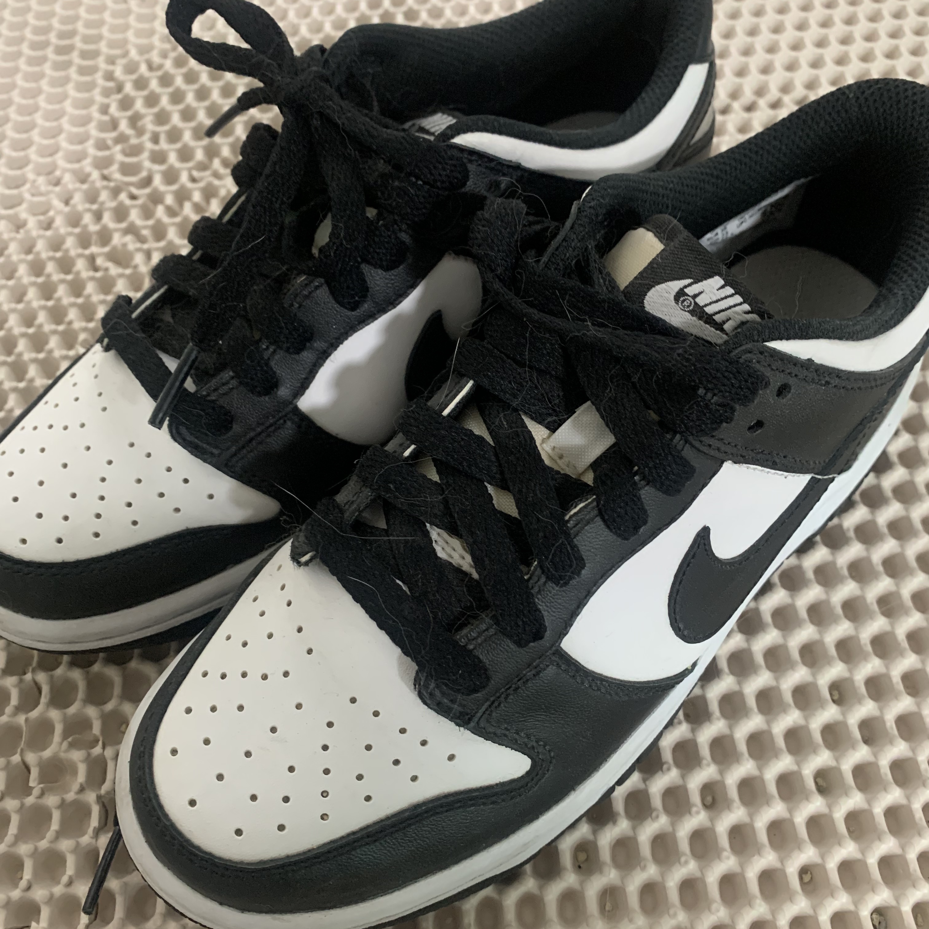 (GS) Nike Dunk Low Black 착용 스타일