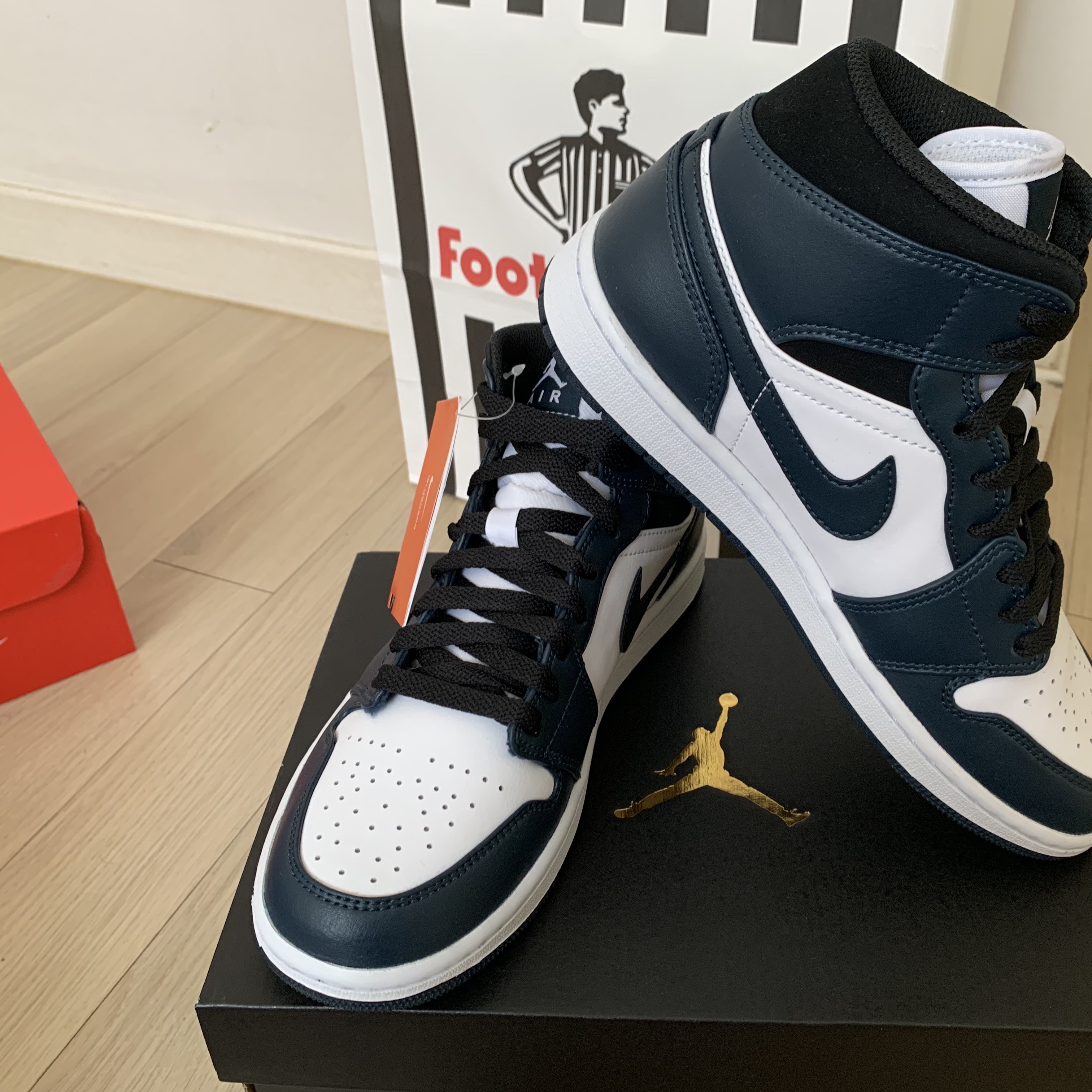 Jordan 1 Mid Dark Teal 착용 스타일