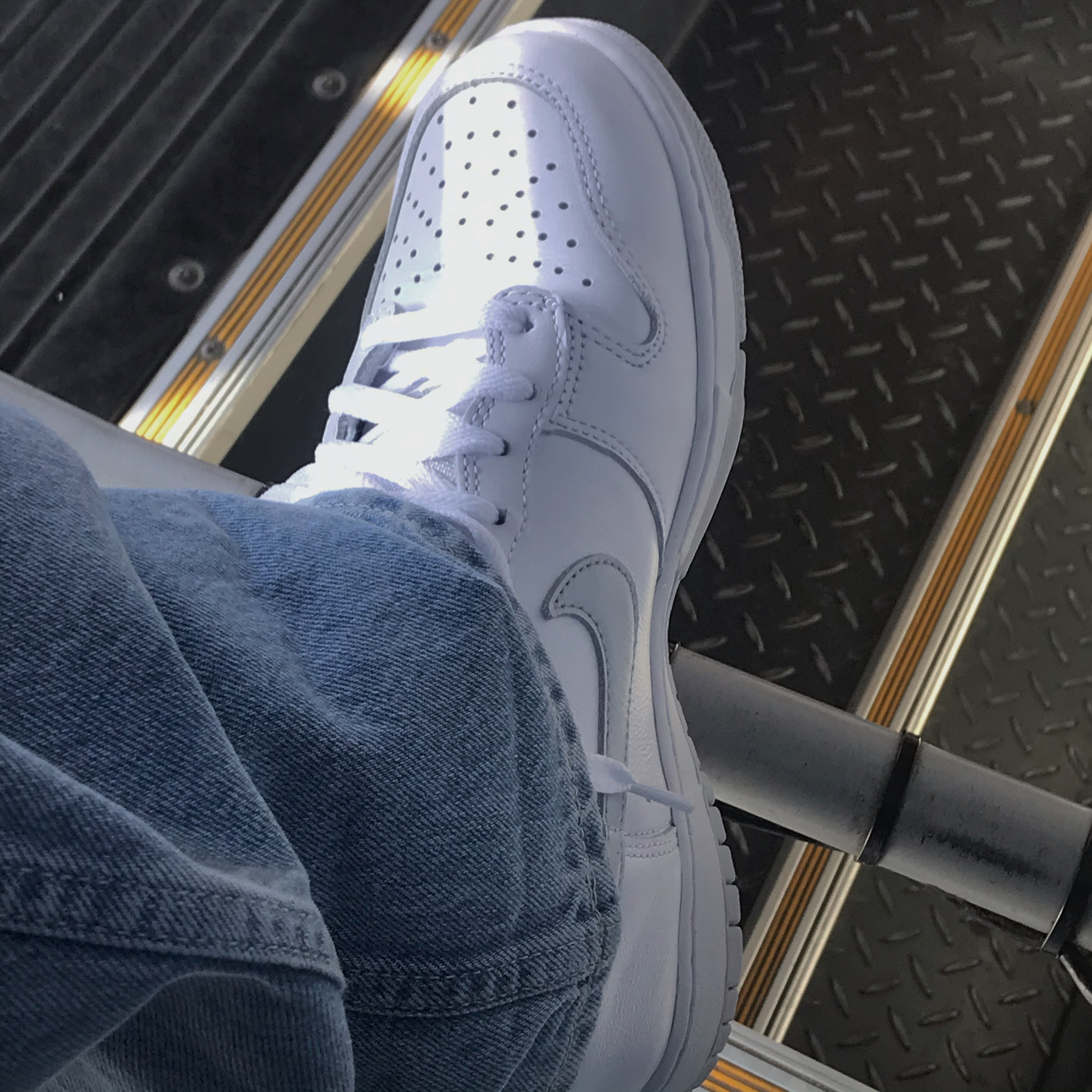 Nike Dunk High SP Pure Platinum 착용 스타일 - 3