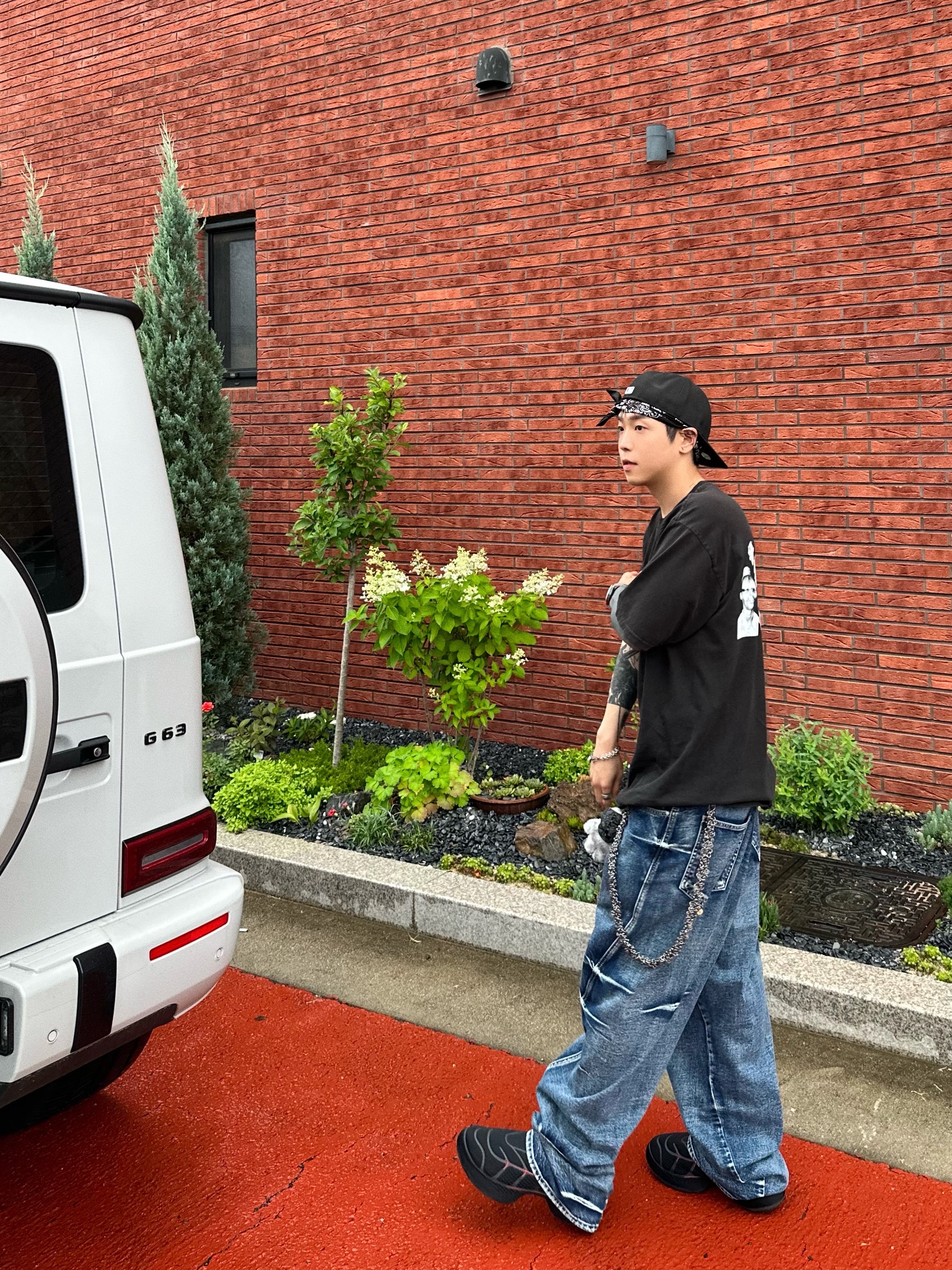 Stussy x Martine Rose Collage Pigment Dyed T-Shirt Black 착용 스타일 - 1