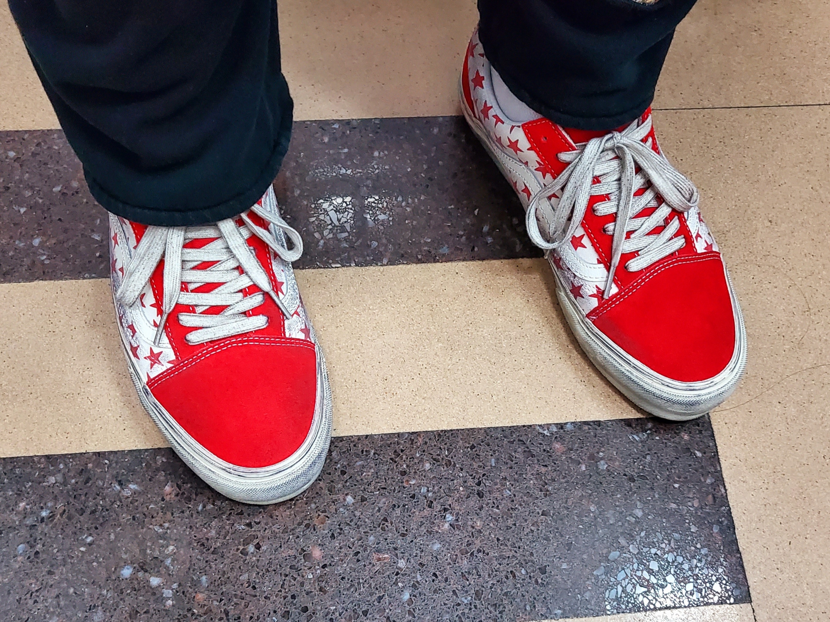 Vans Vault x Bianca Chandon Old Skool LX Stressed Red White 착용 스타일 - 1