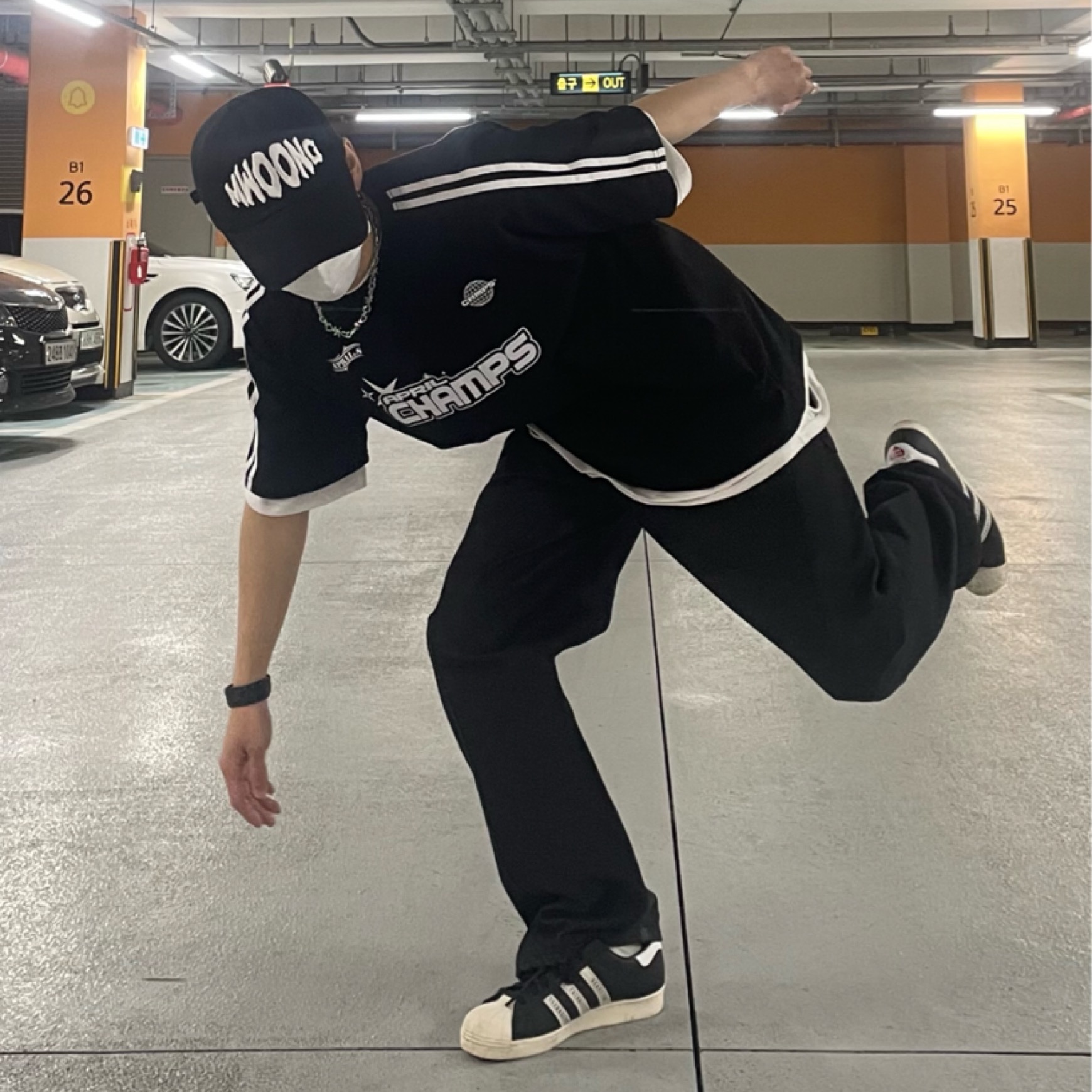 Adidas x Human Made Superstar Black White 착용 스타일 - 1
