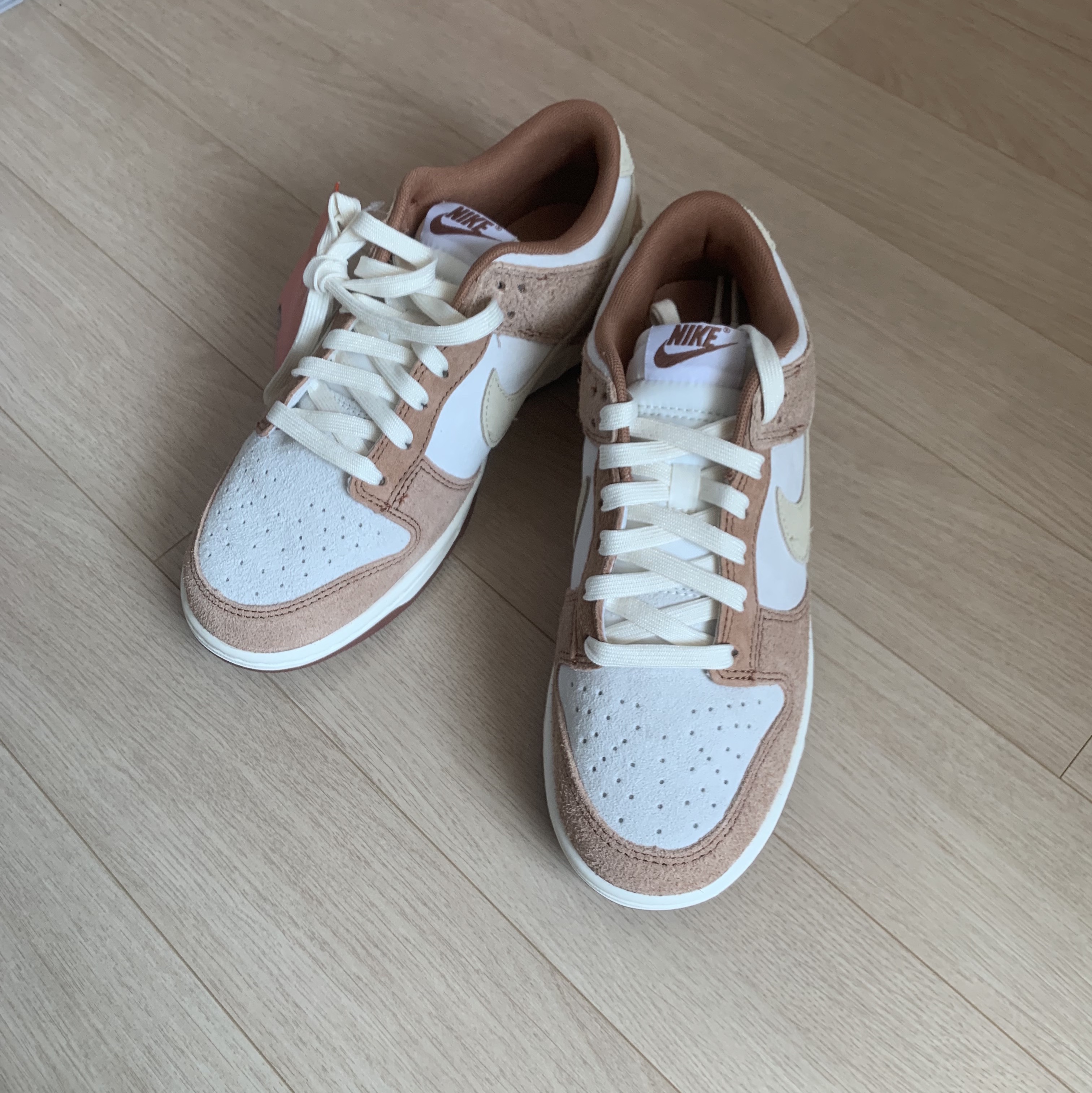 Nike Dunk Low Pro Premium Medium Curry 착용 스타일 - 2