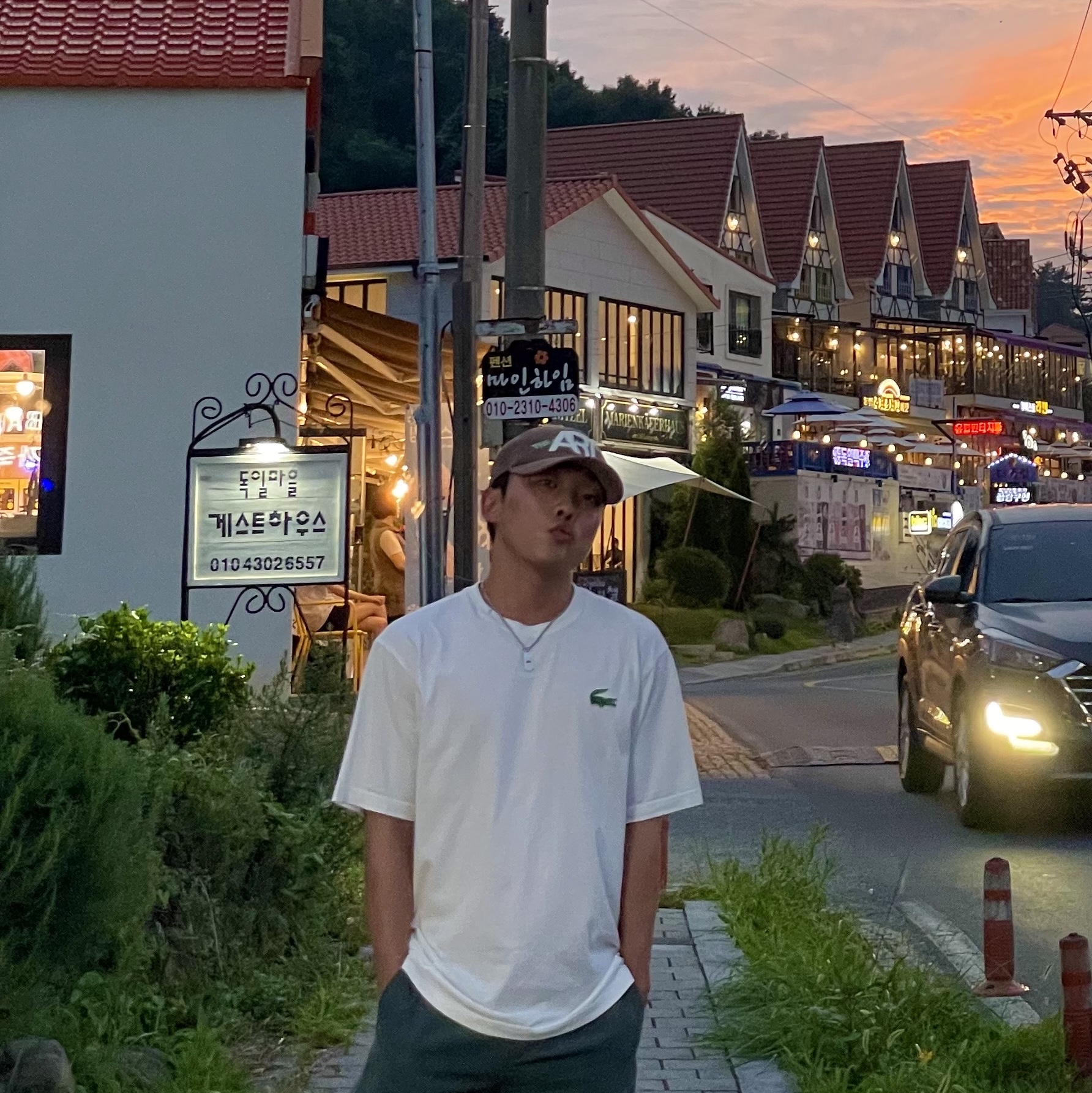 The Museum Visitor Corduroy Logo Art Ball Cap - 23PS 착용 스타일