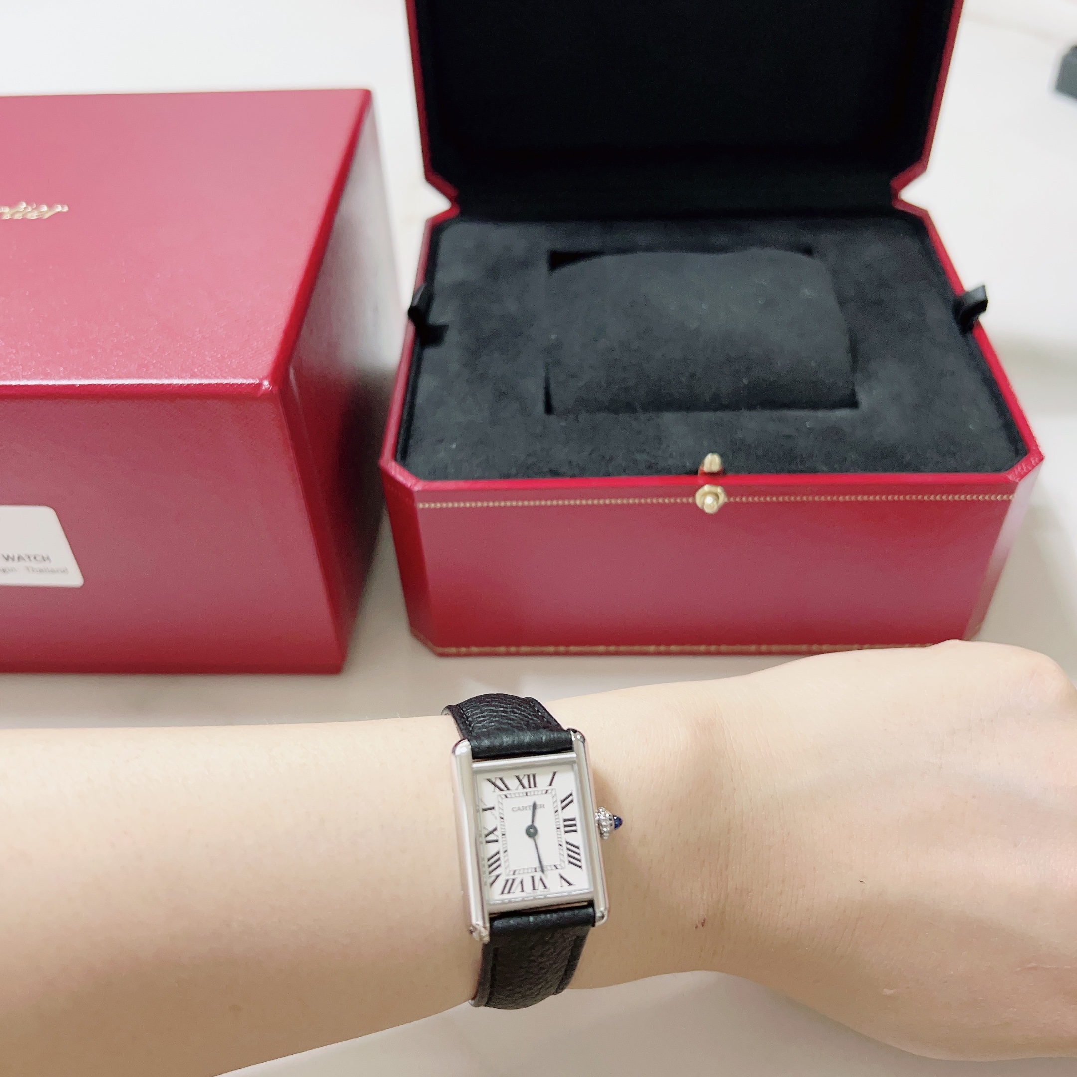 Cartier Tank Must Watch Small Quartz Steel Calfskin Black 착용 스타일