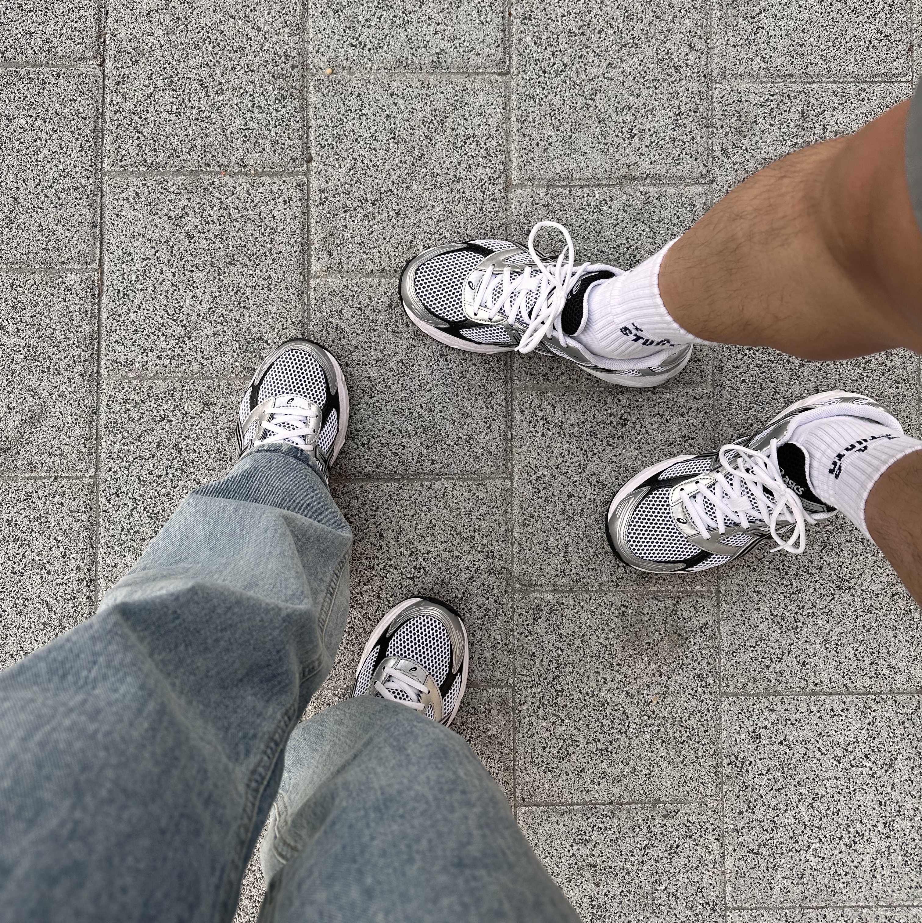Asics Gel-1130 White Black 착용 스타일 - 2