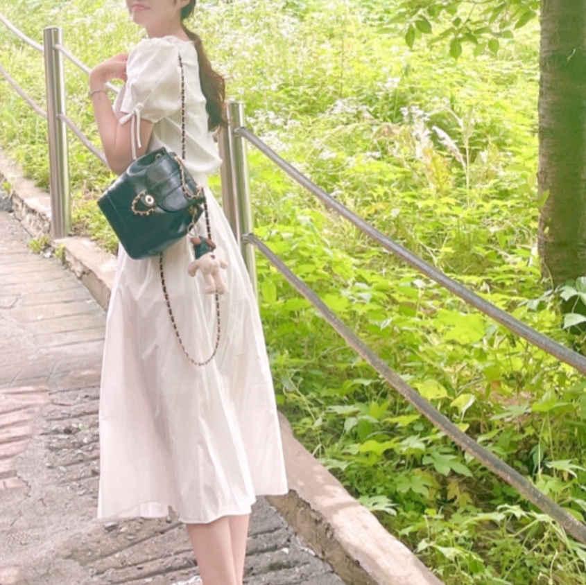 Cardinal Red Hawoo-A Bag Black Gold 착용 스타일 - 4