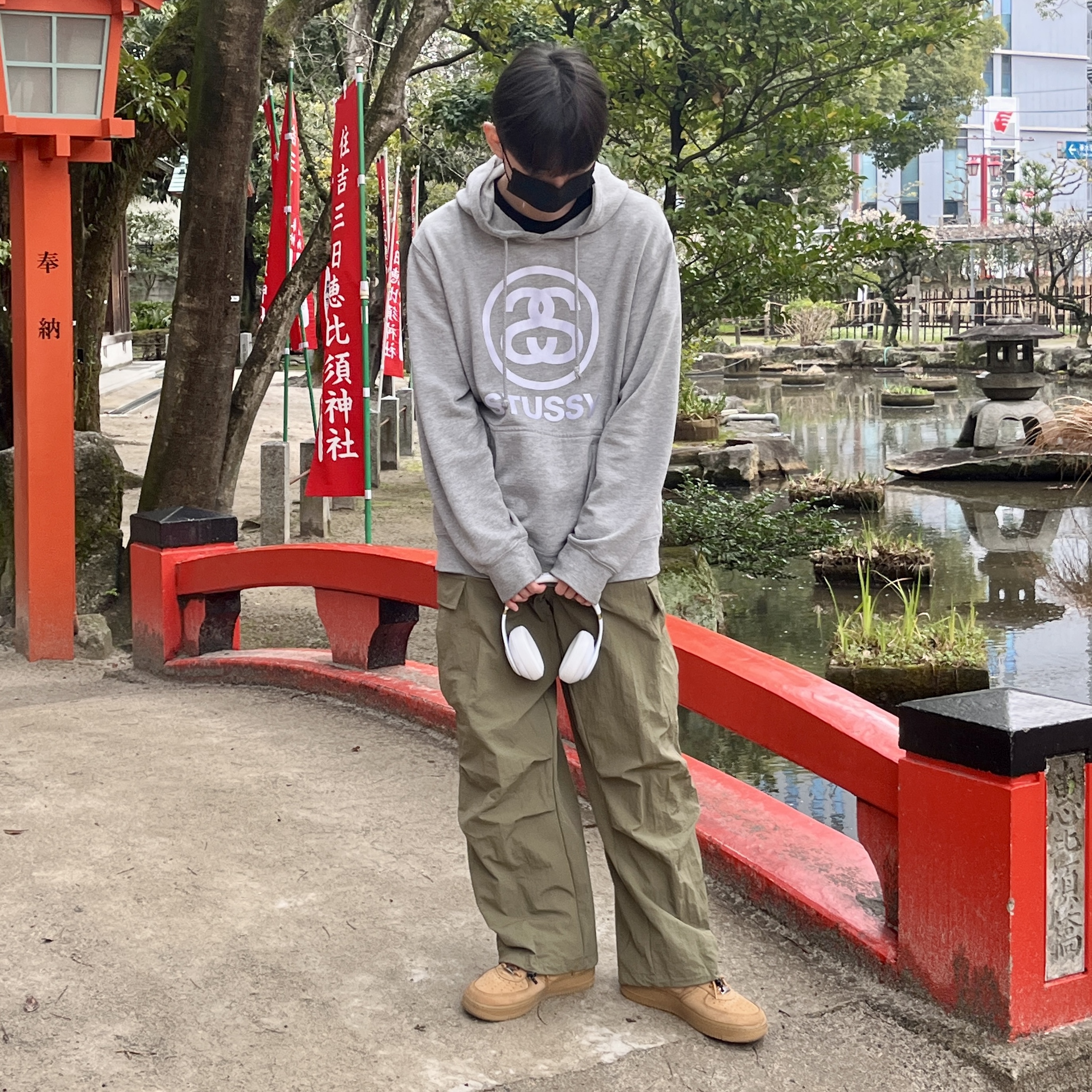 Nike x Supreme Air Force 1 Low Flax, Beats Studio 3 Wireless Over Ear Headphone White (Korean Ver.) 착용 스타일 - 1