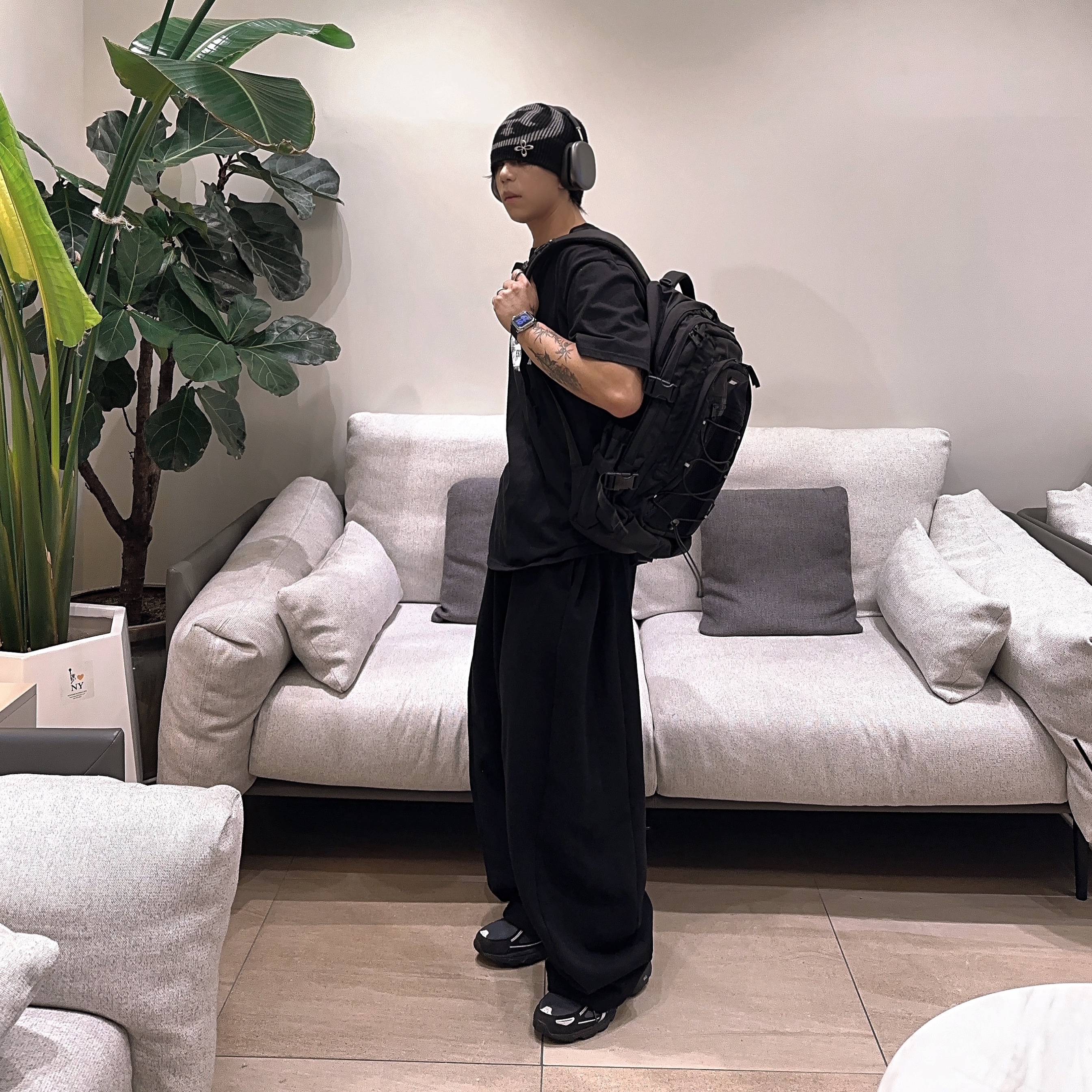 Apple AirPods Max Lightning Space Gray (Korean Ver.), Asics Gel-Venture 6 Carrier Grey 착용 스타일 - 3