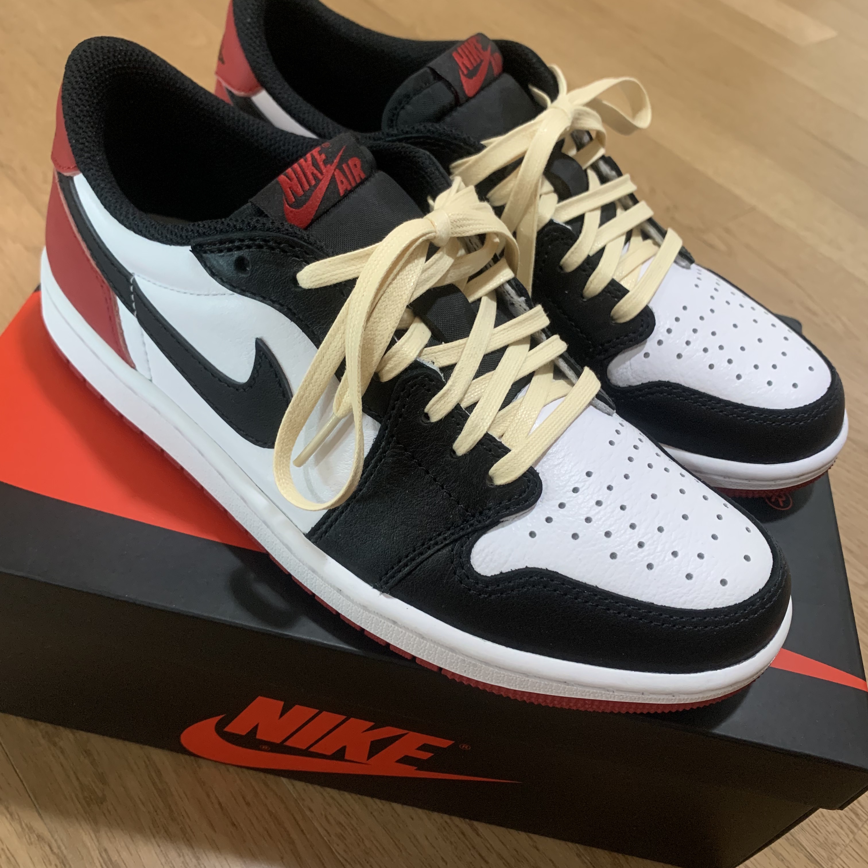 Jordan 1 Retro Low OG Black Toe 착용 스타일 - 2
