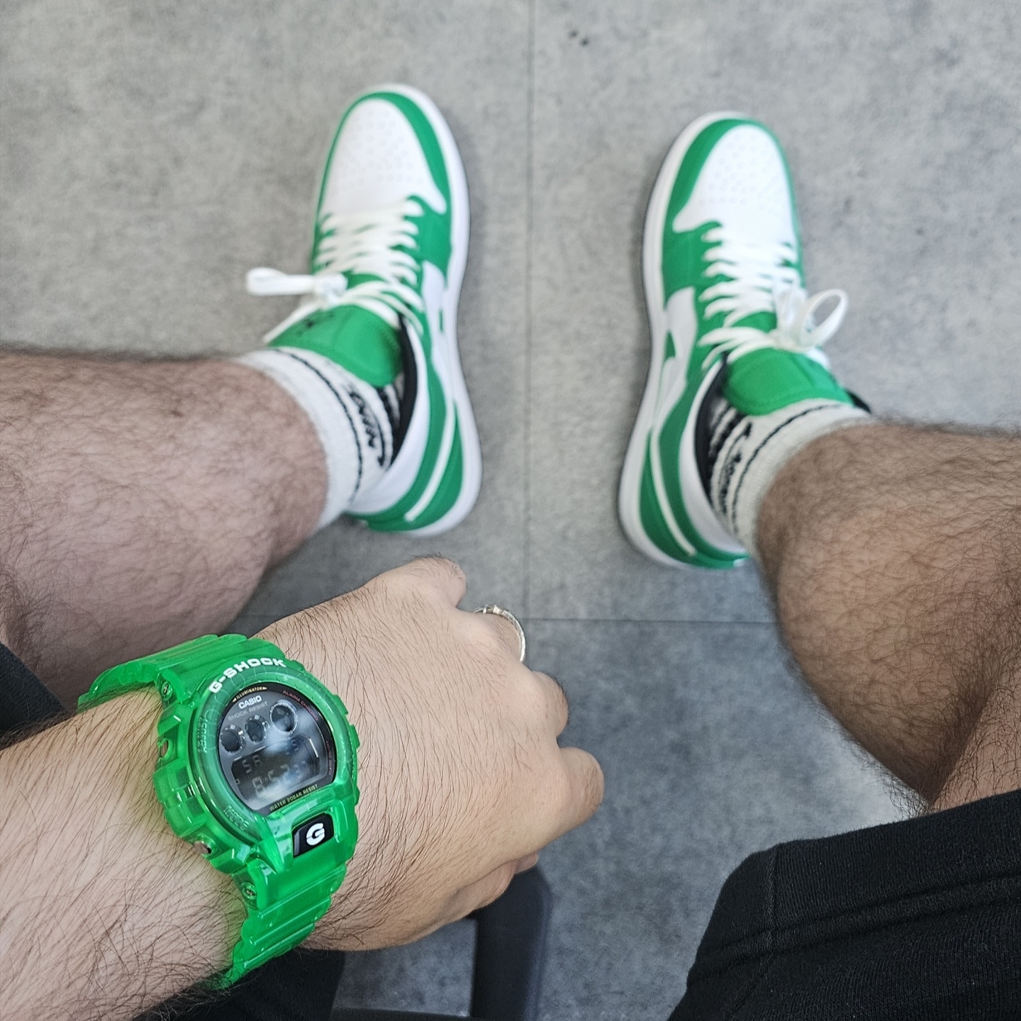 Jordan 1 Mid Lucky Green 착용 스타일 - 1