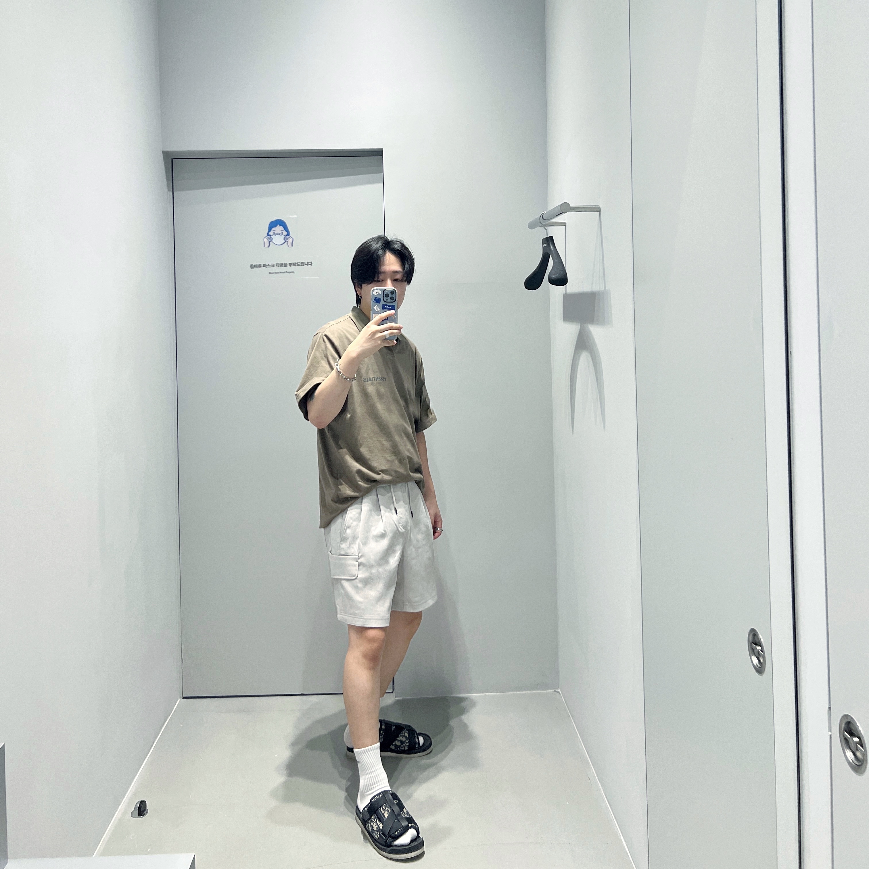 Dior Alpha Sandal Beige & Black Dior Oblique Jacquard, Essentials Short Sleeve Polo Taupe - 21SS 착용 스타일