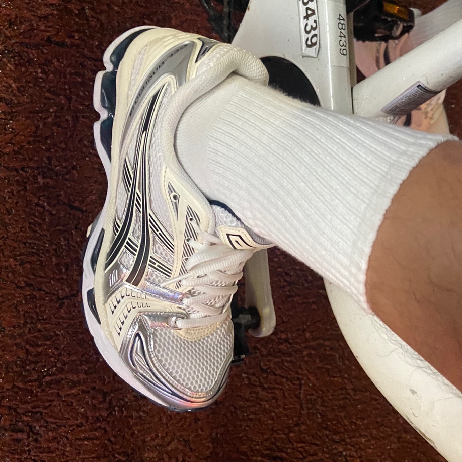 (W) Asics Gel-Kayano 14 White Midnight 착용 스타일 - 1