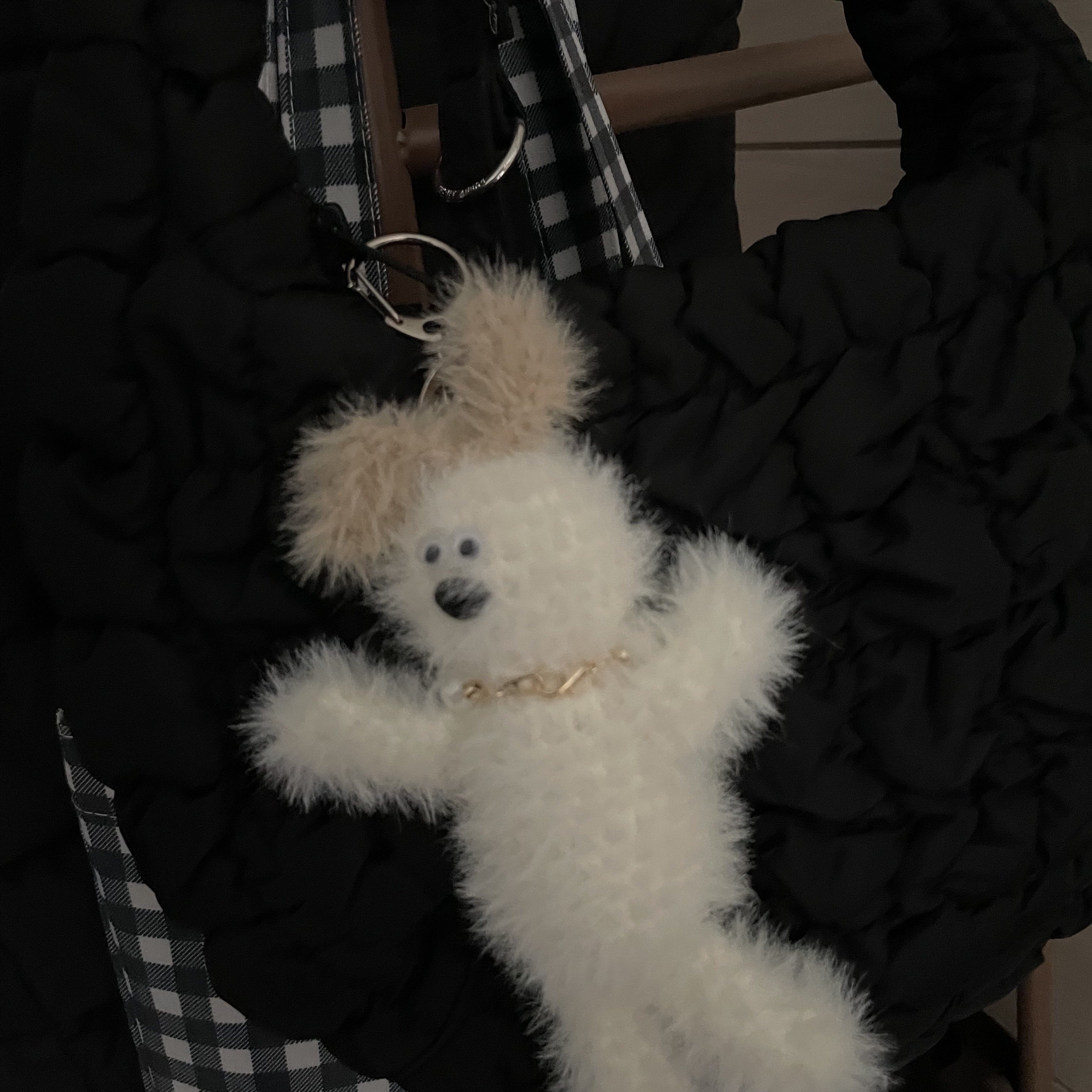 COS Quilted Mini Bag Black 착용 스타일