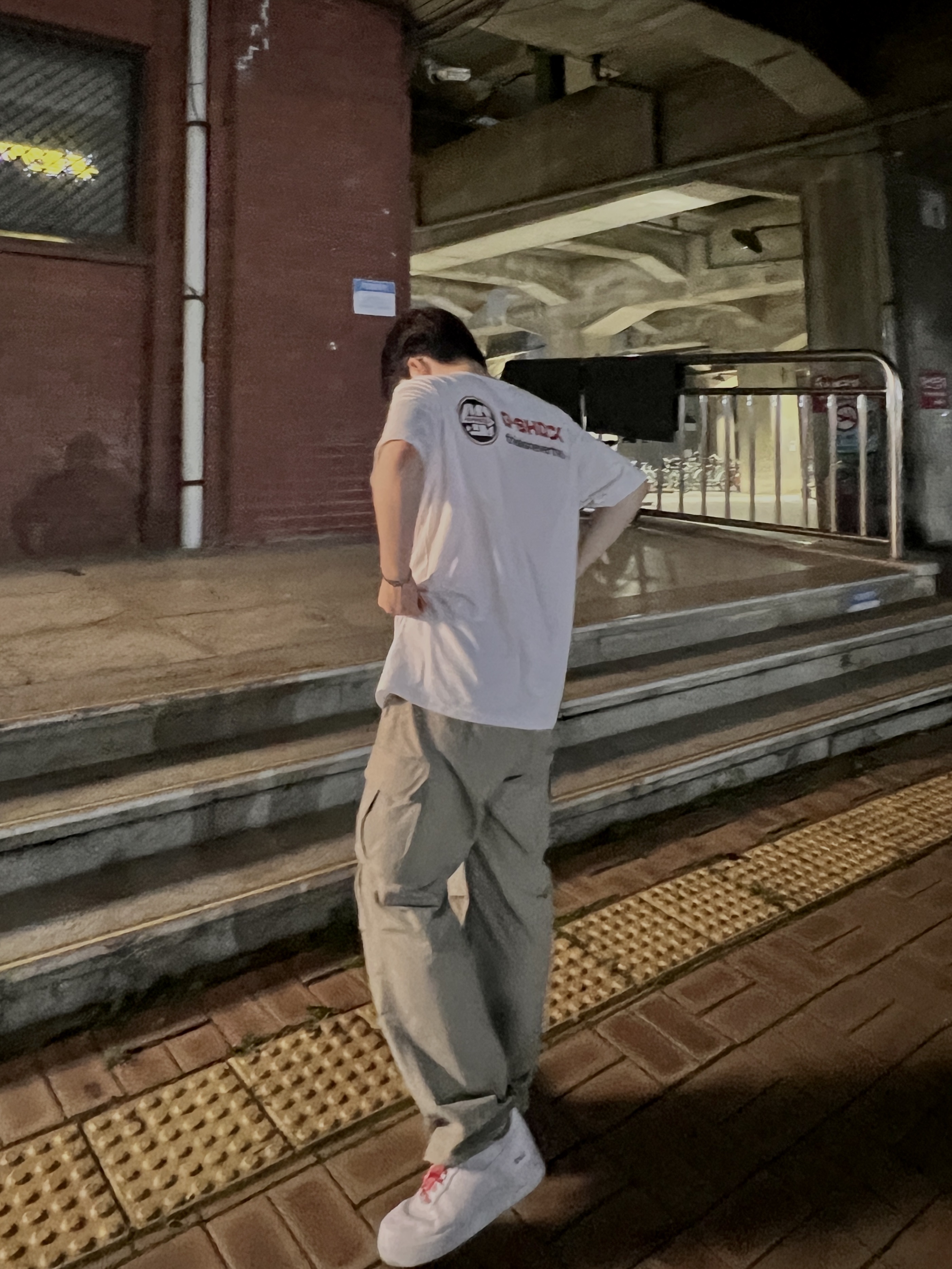 Nike x Supreme Air Force 1 Low White, Thisisneverthat x Casio G-Shock 40th Anniversary T-Shirt White 착용 스타일