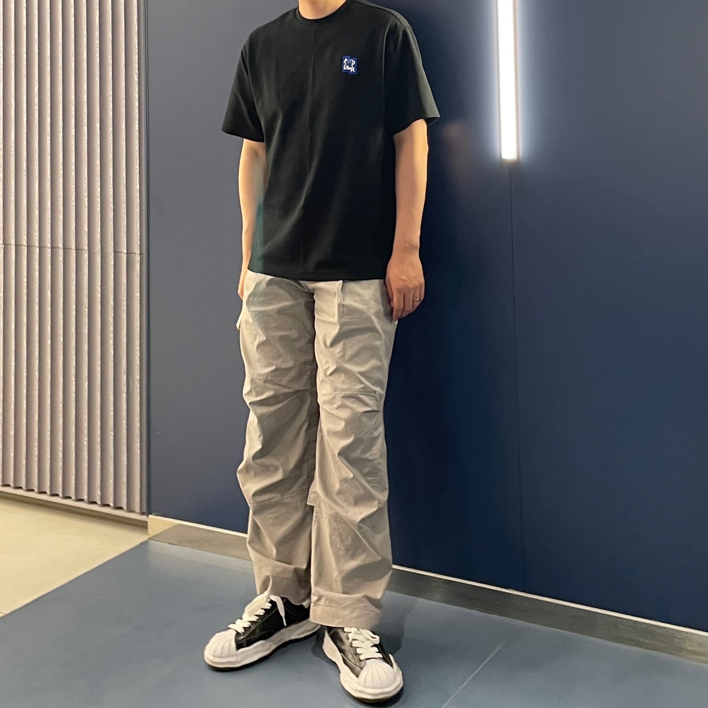 Maison Kitsune x Ader Error Tetris Fox T-Shirt Black, Maison Mihara Yasuhiro Blakey OG Sole Leather Low-top Sneakers Black 착용 스타일
