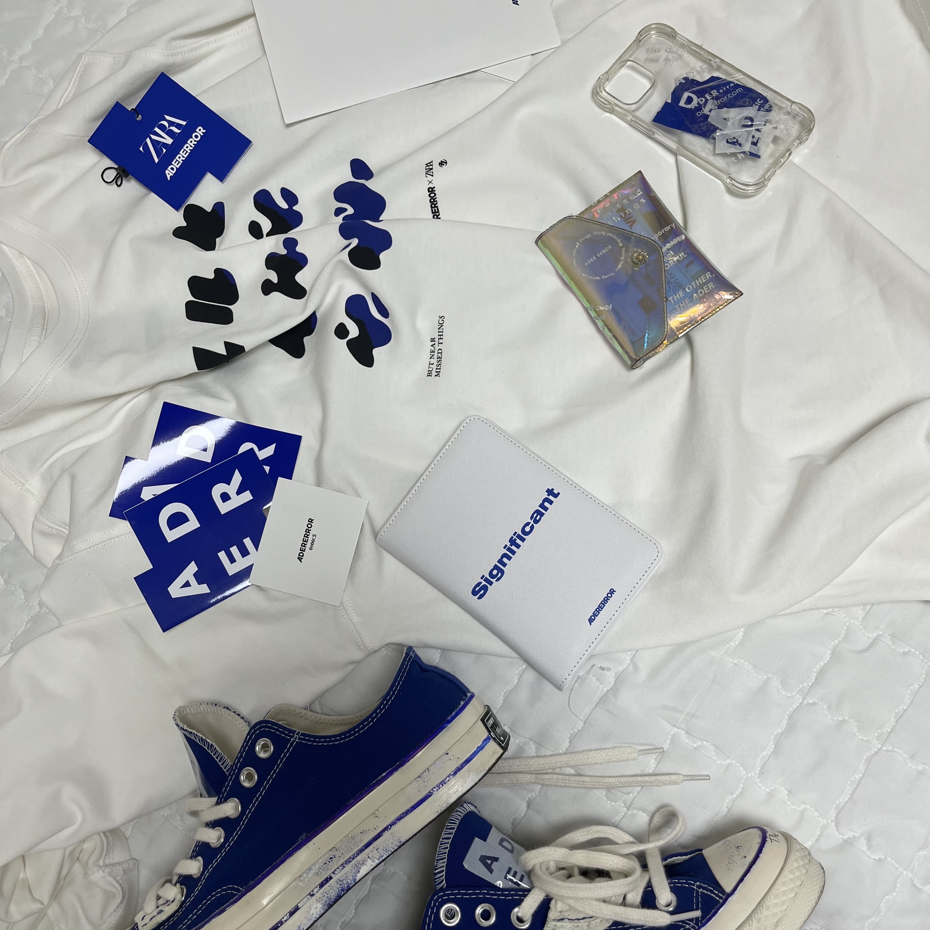 Converse x Ader Error Chuck 70 Ox Imperial Blue, Zara x Ader Error Graphic Long Sleeve T-Shirt Scratch White 착용 스타일