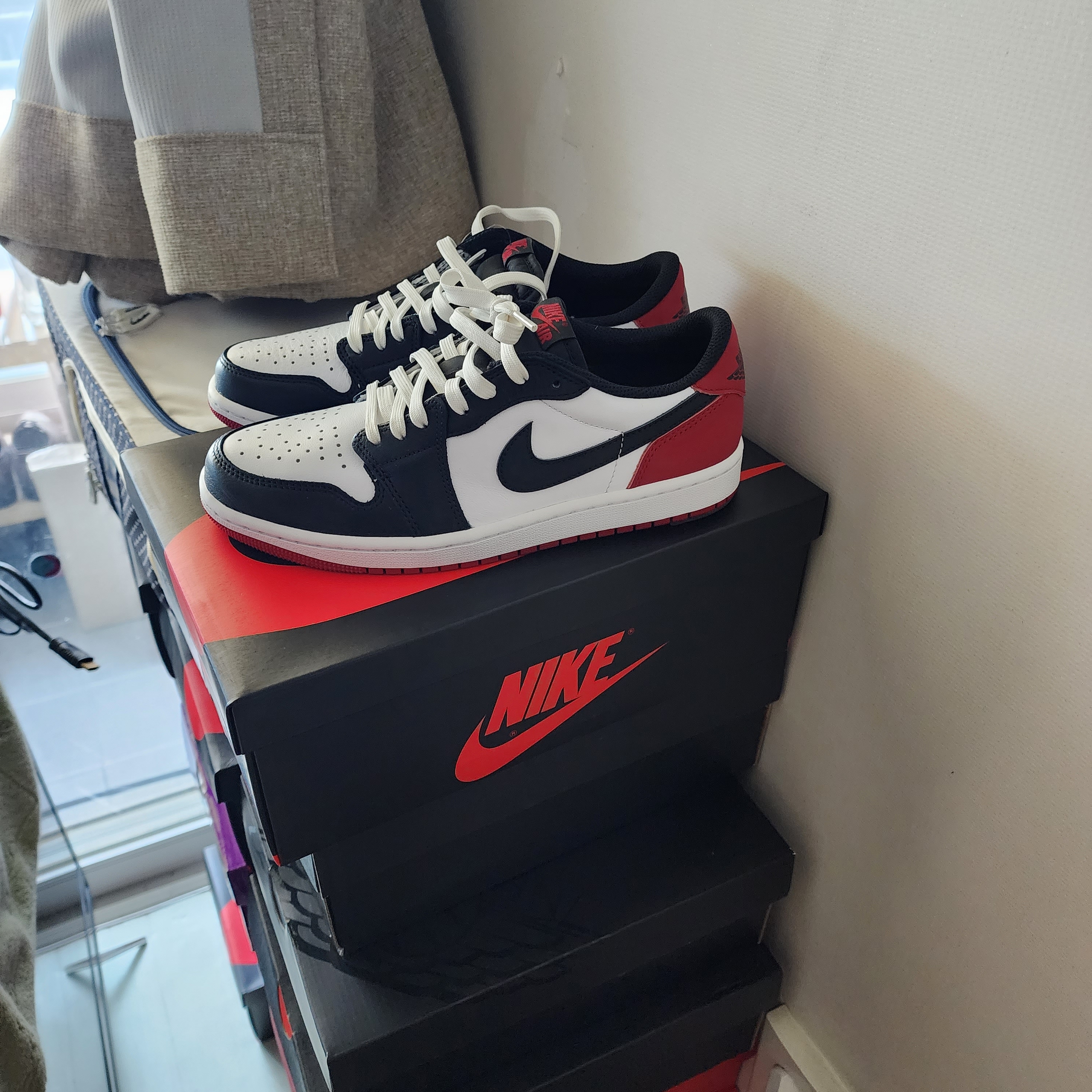 Jordan 1 Retro Low OG Black Toe 착용 스타일 - 2
