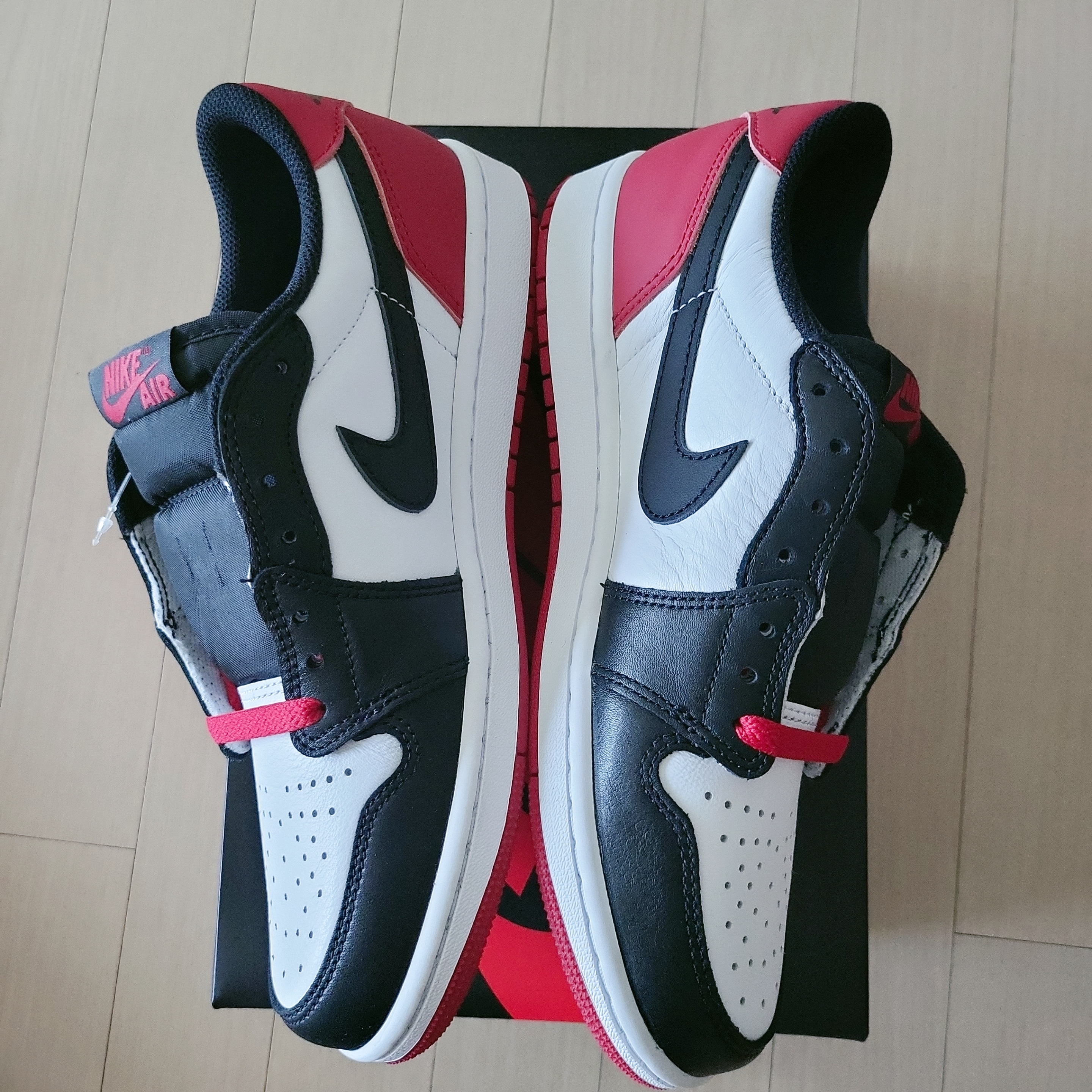 Jordan 1 Retro Low OG Black Toe 착용 스타일 - 4