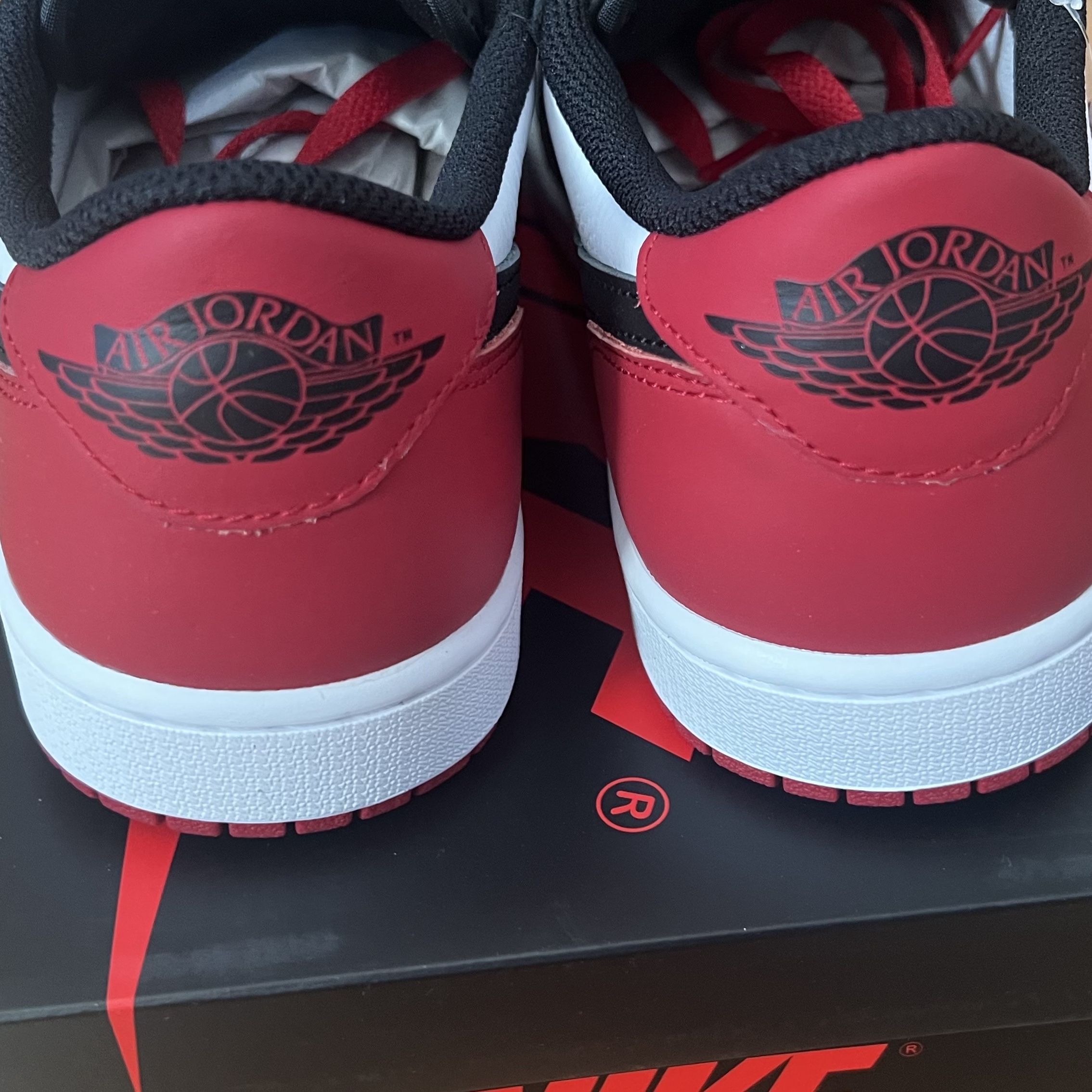 Jordan 1 Retro Low OG Black Toe 착용 스타일 - 4