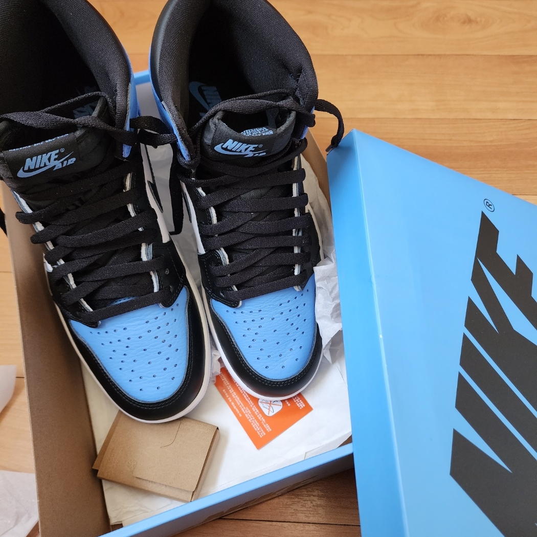 Jordan 1 Retro High OG University Blue 착용 스타일